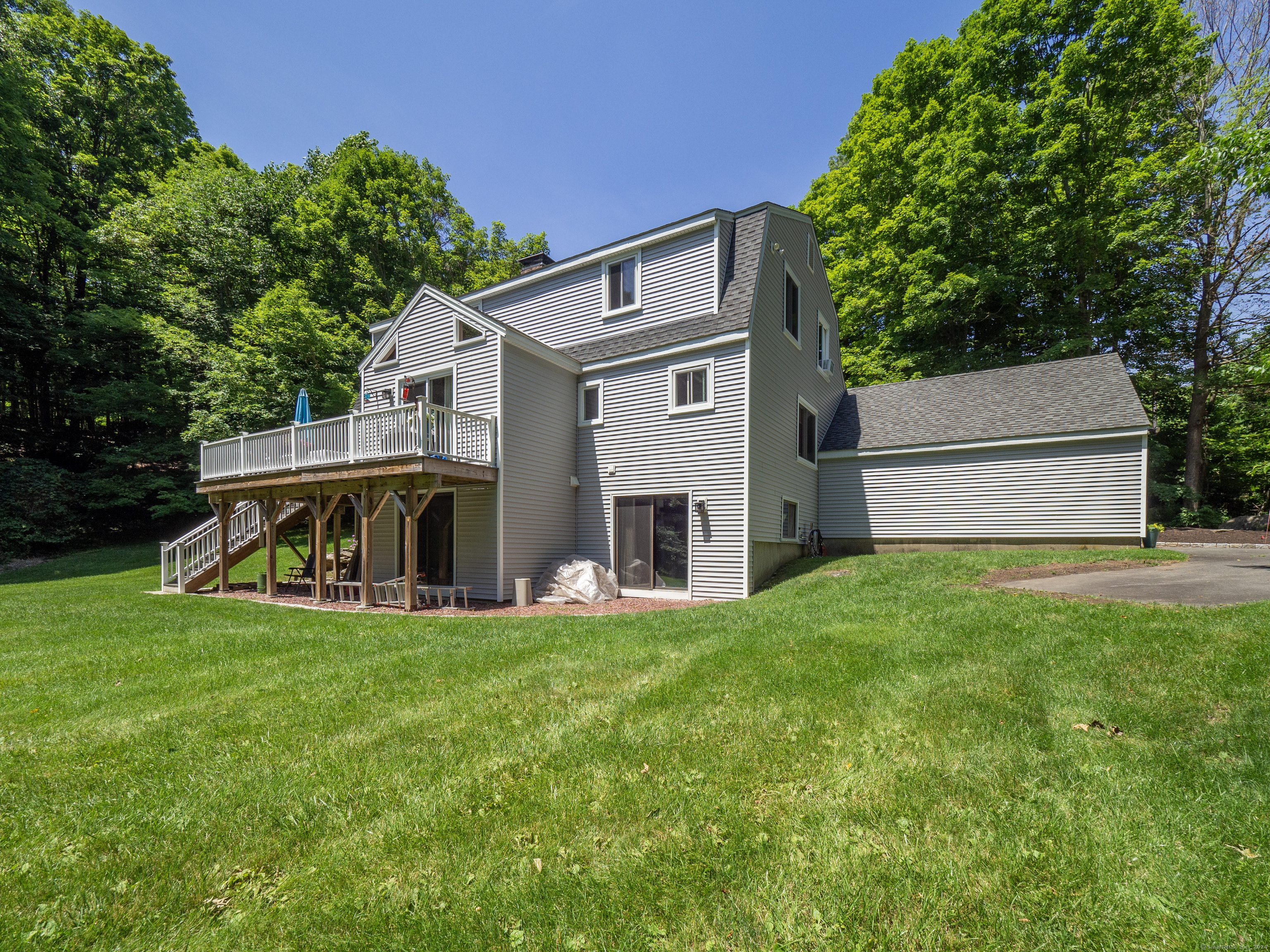 125 Mountain, Ridgefield, Connecticut 06877