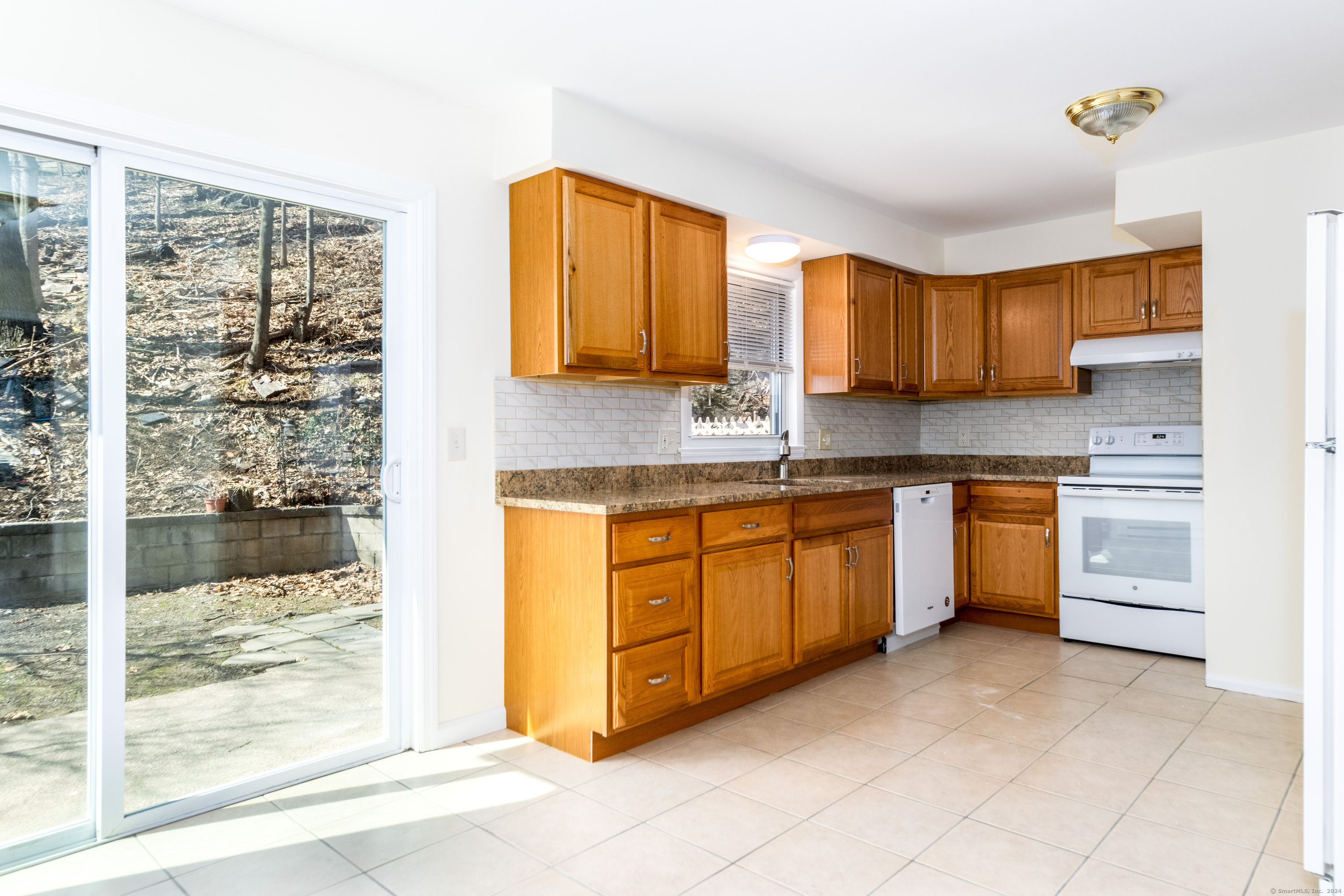 196 Hope Street, Stamford, Connecticut photo 1
