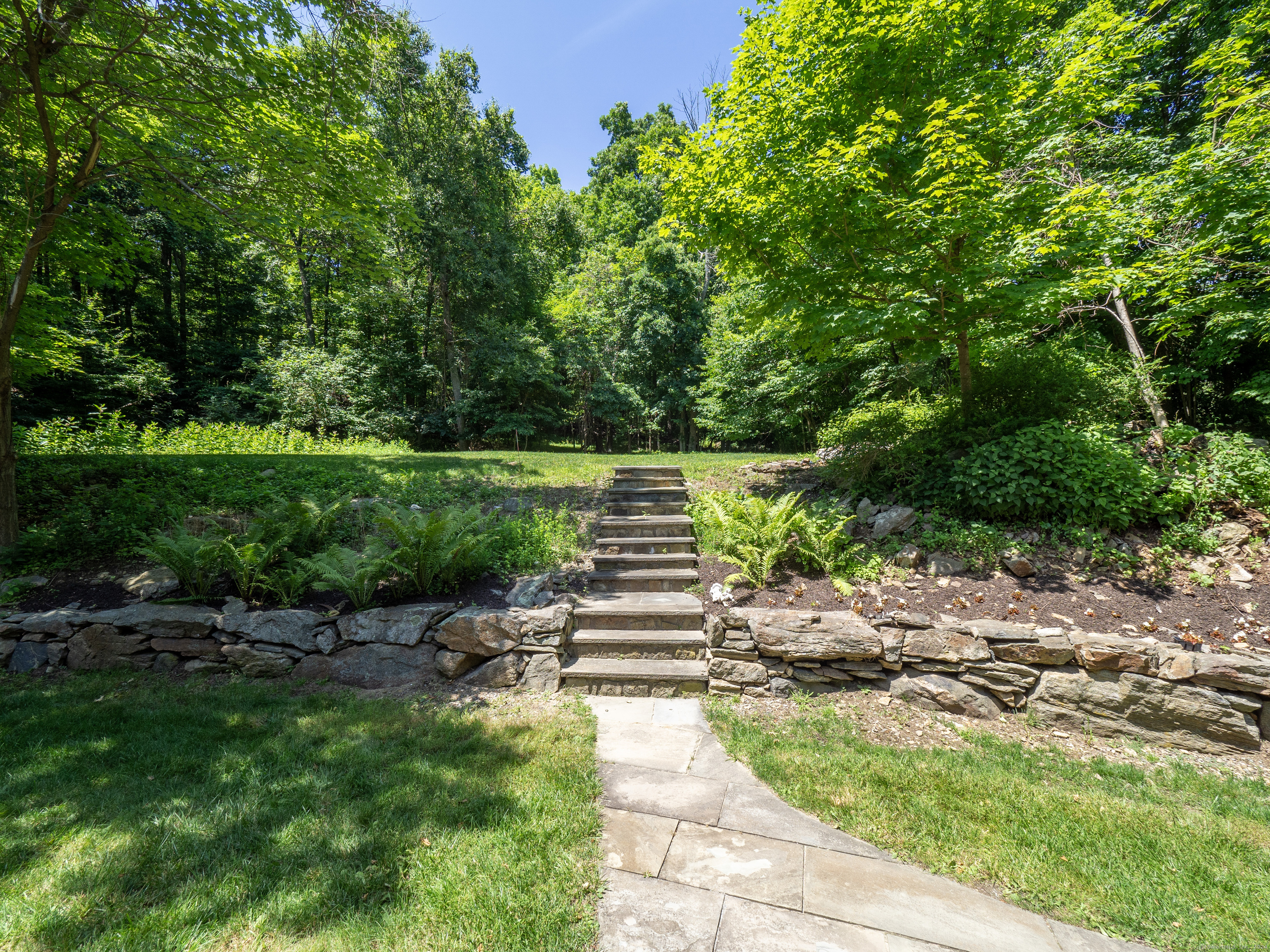 125 Mountain, Ridgefield, Connecticut 06877