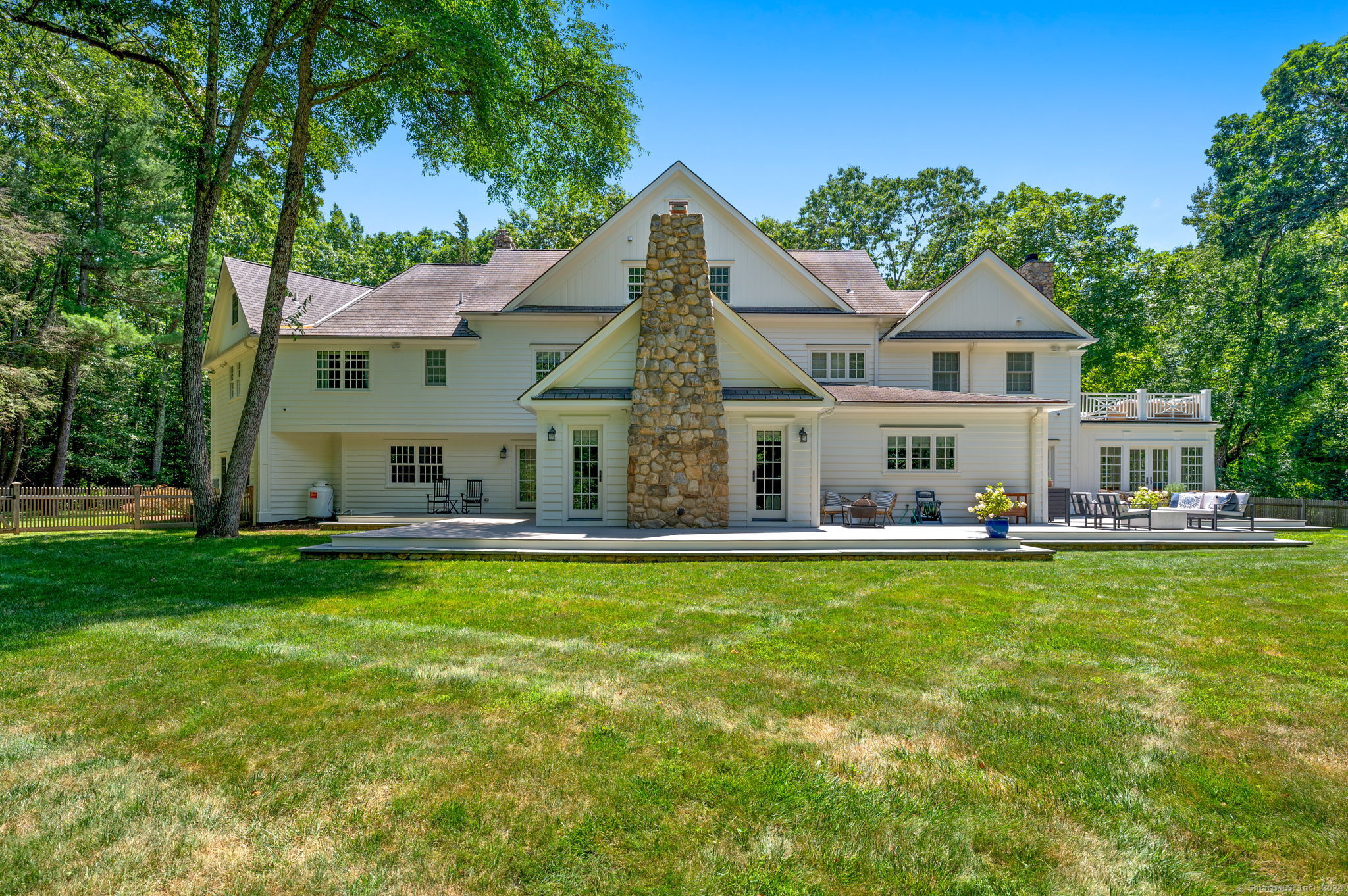 116 Juniper, New Canaan, Connecticut 06840