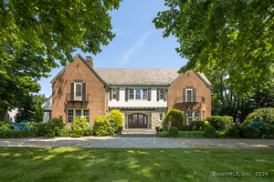 34 Saddle Rock Road