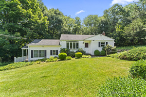 3 Green Knolls Lane