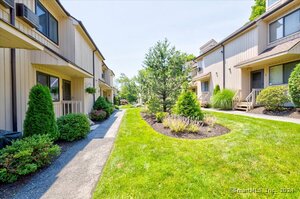 19 Woodway Road, Unit APT 28