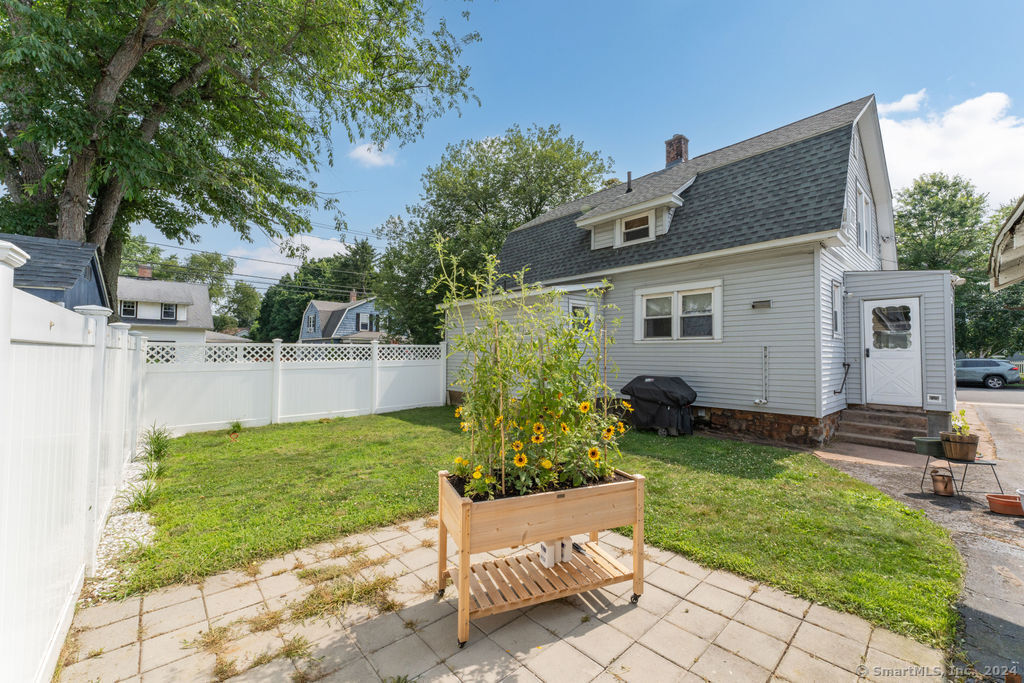 48 Sidney, East Haven, Connecticut 06512