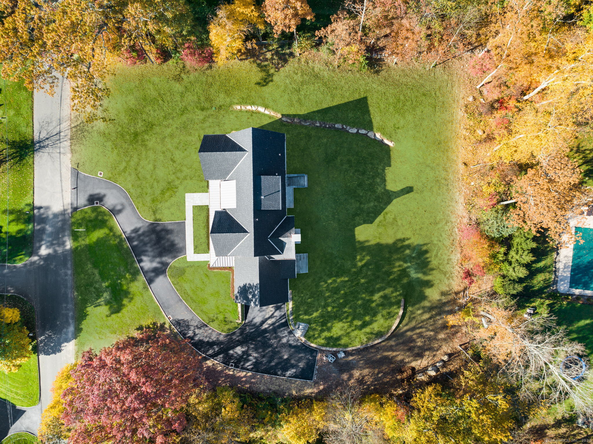 25 Hillcrest, New Canaan, Connecticut 06840