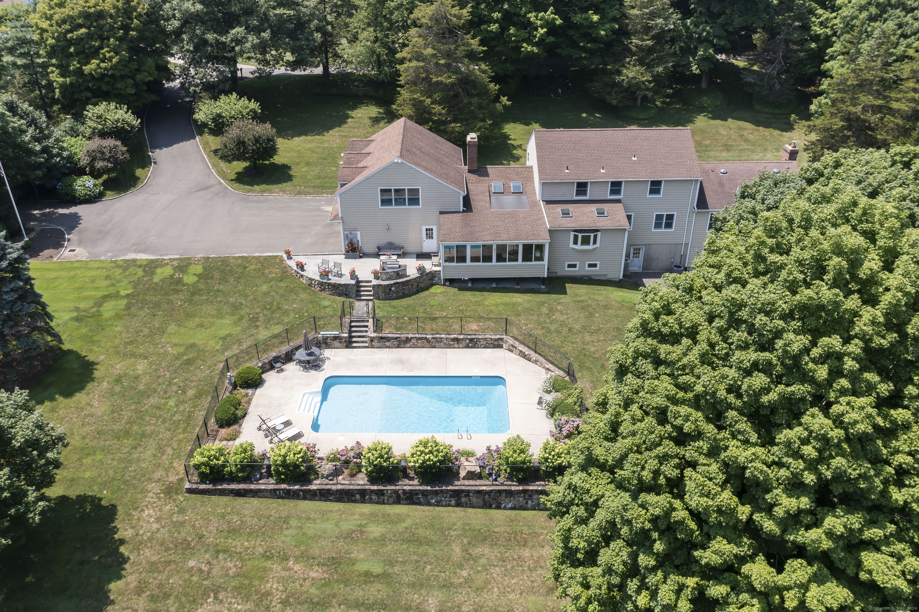 75 Codfish Hill, Bethel, Connecticut 06801