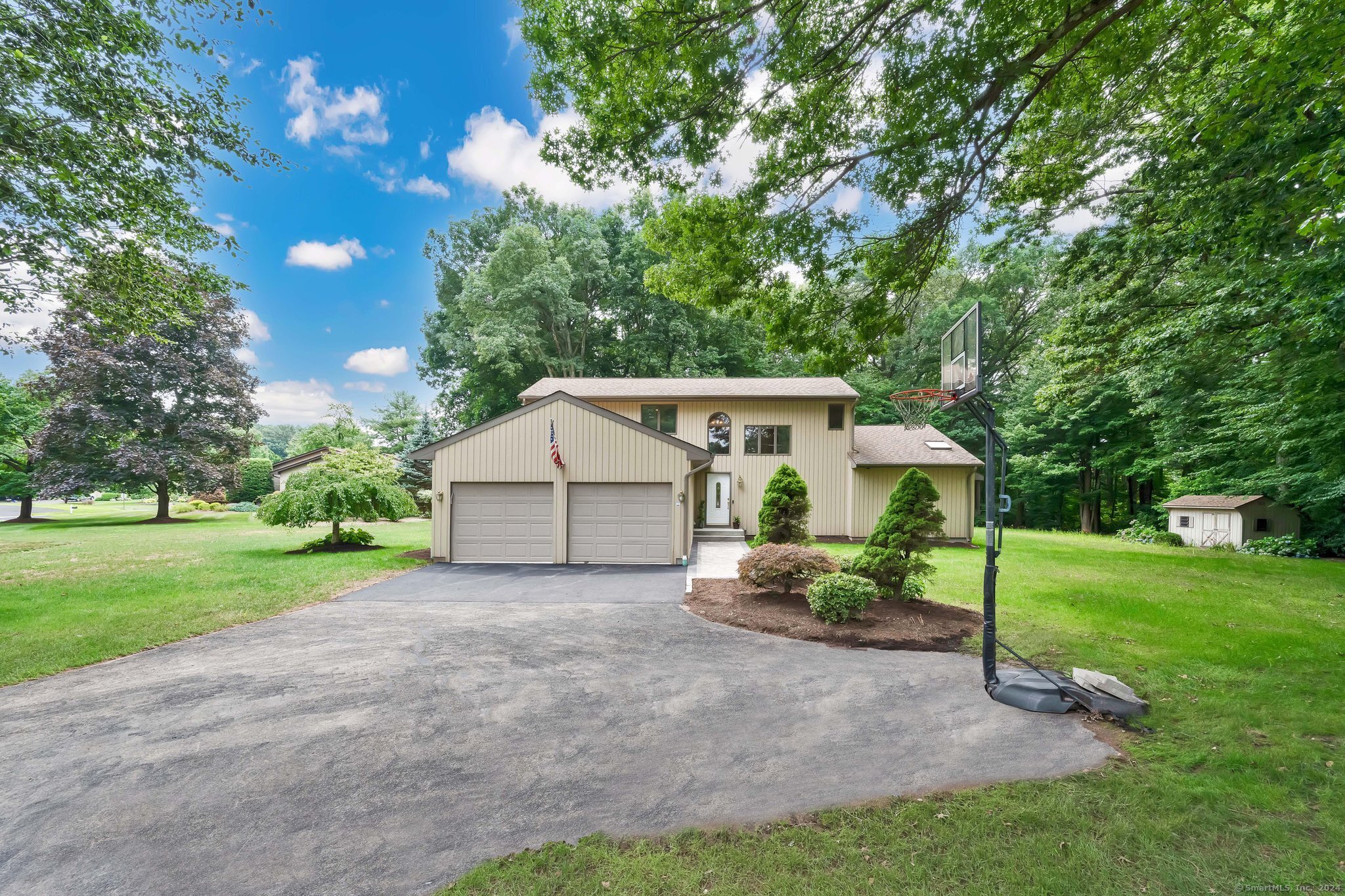81 Stonefield Trail South Windsor CT
