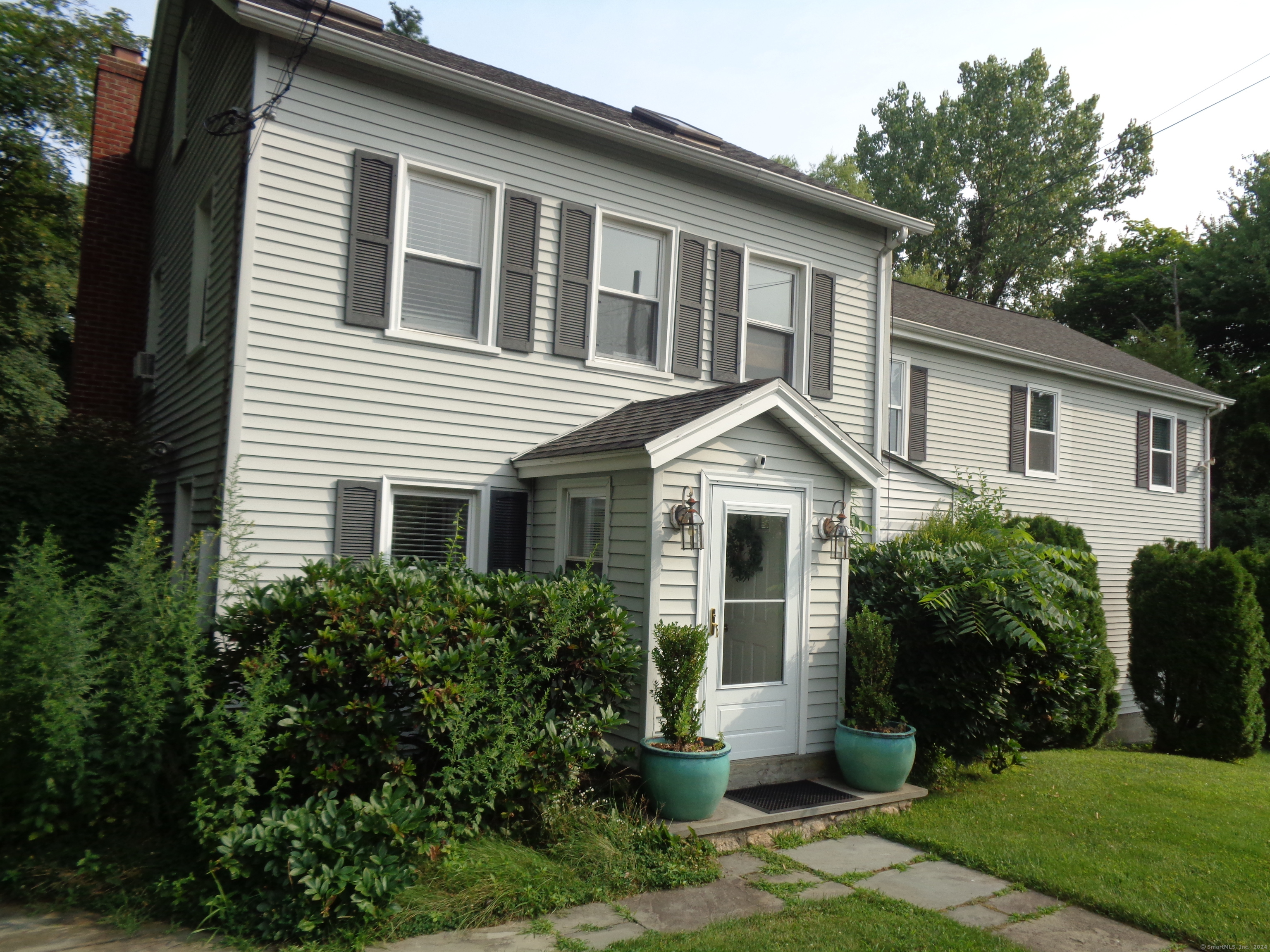 77 Linden Avenue, Darien, Connecticut photo 1