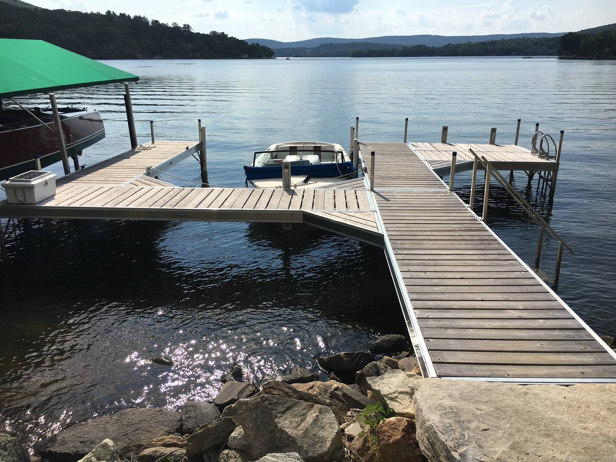 387-385 Lake, Warren, Connecticut 06777