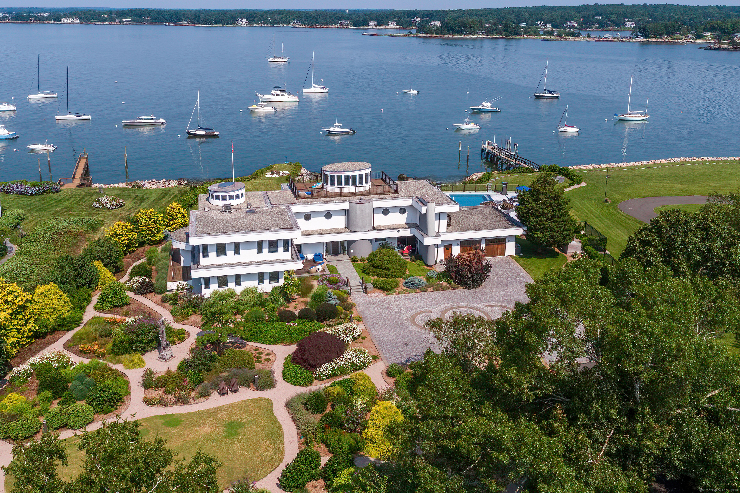 215 Uncas Point, Guilford, Connecticut 06437