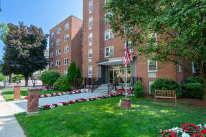 39 Glenbrook Road, Unit 2U