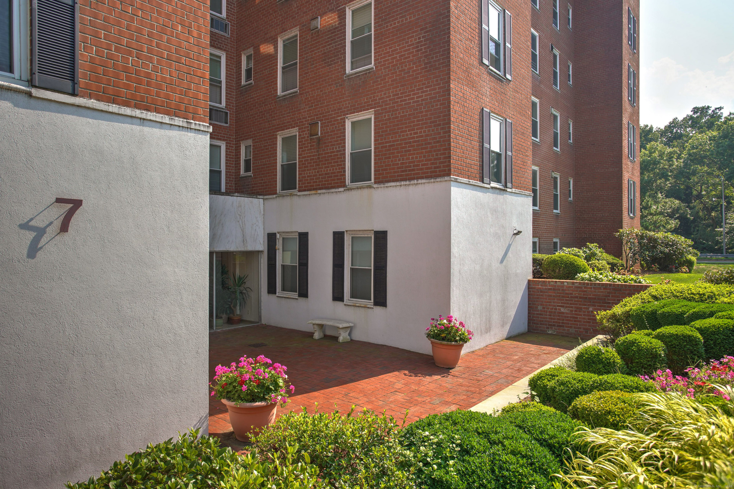 7 4th Street, Stamford, Connecticut photo 1