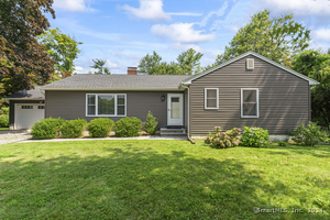 10 Knollwood Drive