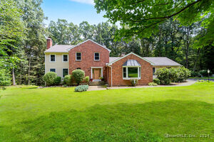 2 Sweetbriar Lane