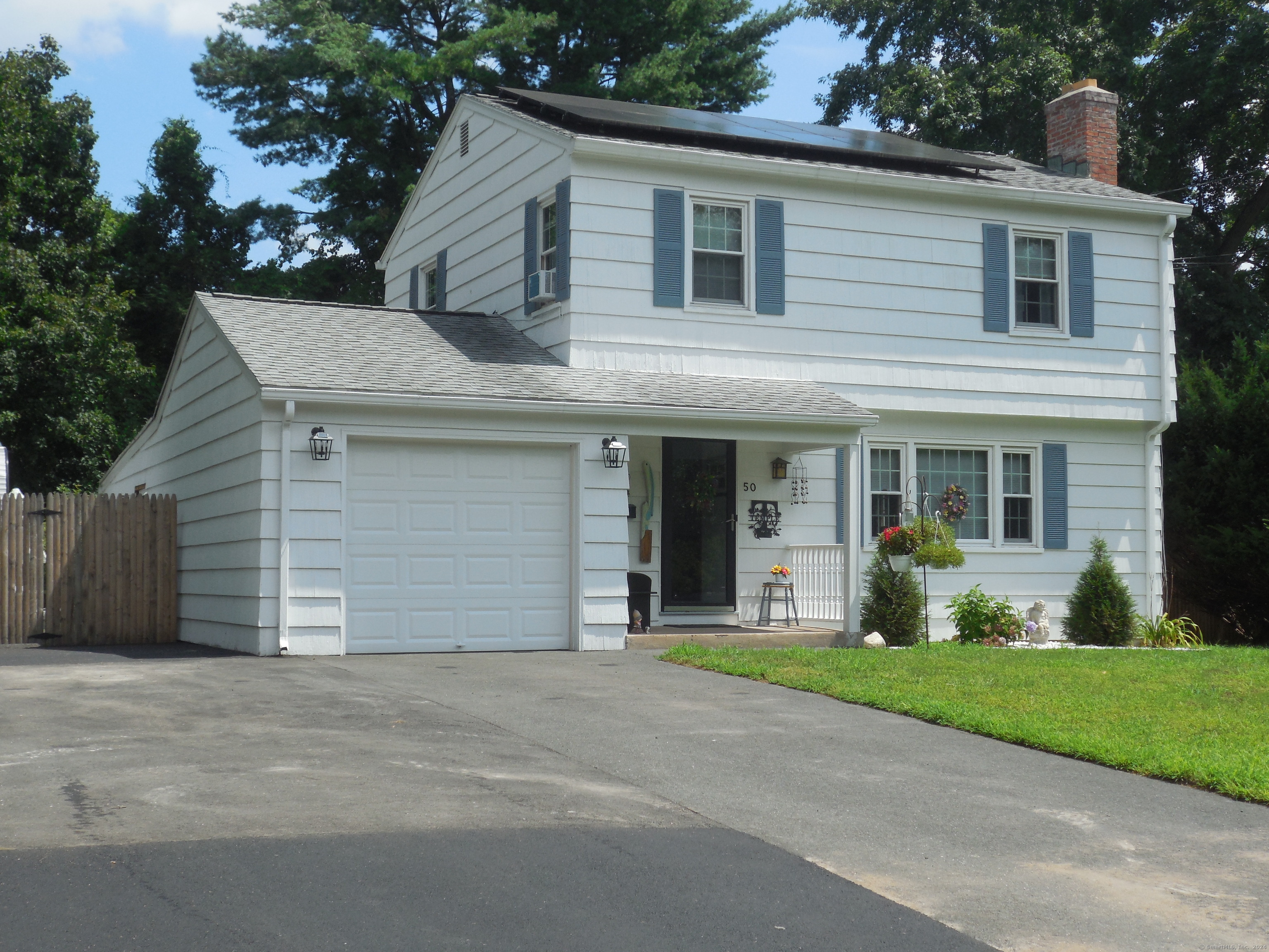 Rowland Dr, East Hartford, CT 06118