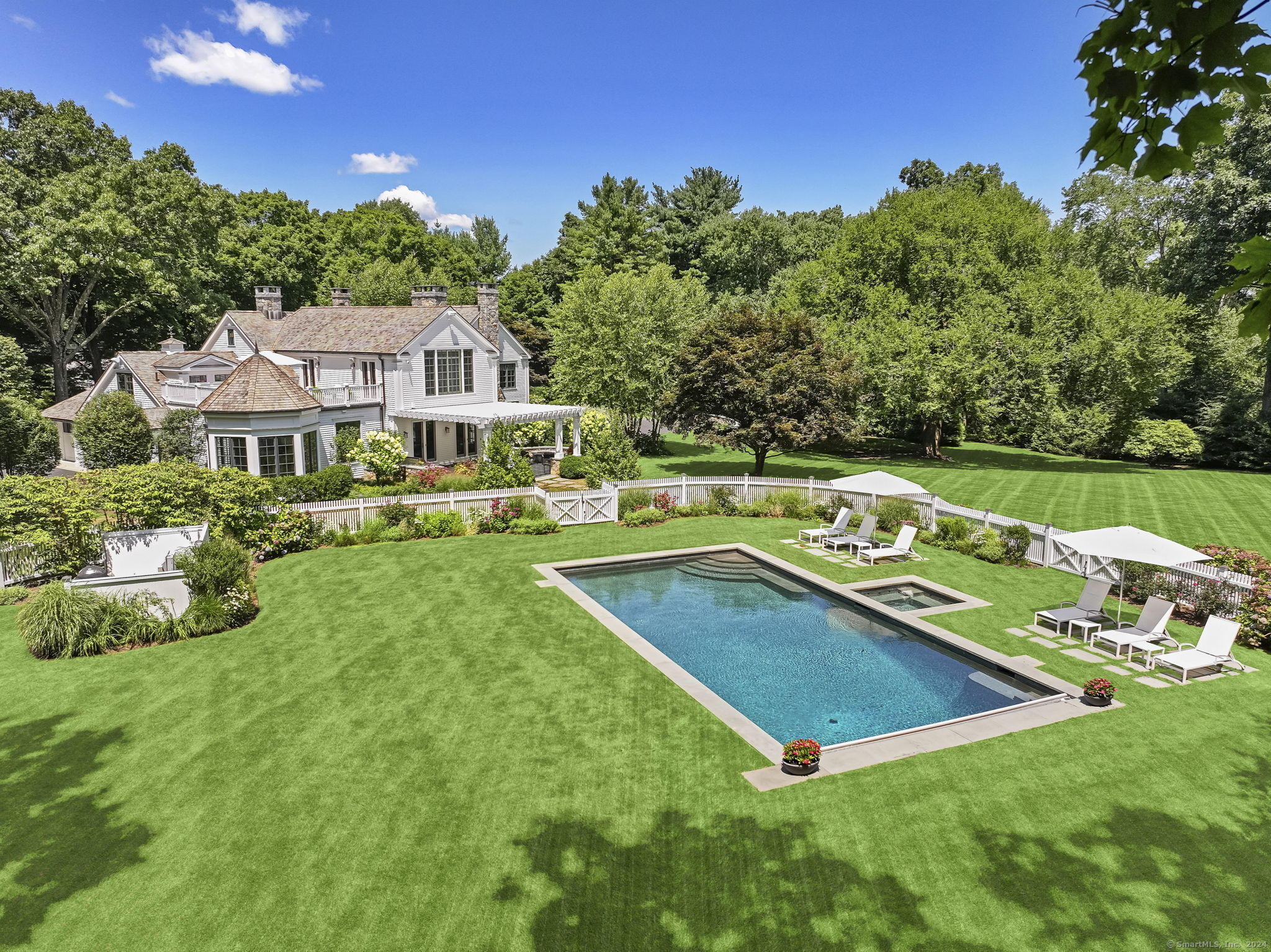 583 Silvermine, New Canaan, Connecticut 06840