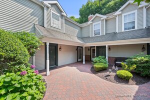 273 Mayfield Drive, Unit 273