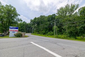 Homes for sale in Putnam, CT | 219 Pomfret St, Putnam, CT 06260 | MLS# 24037697