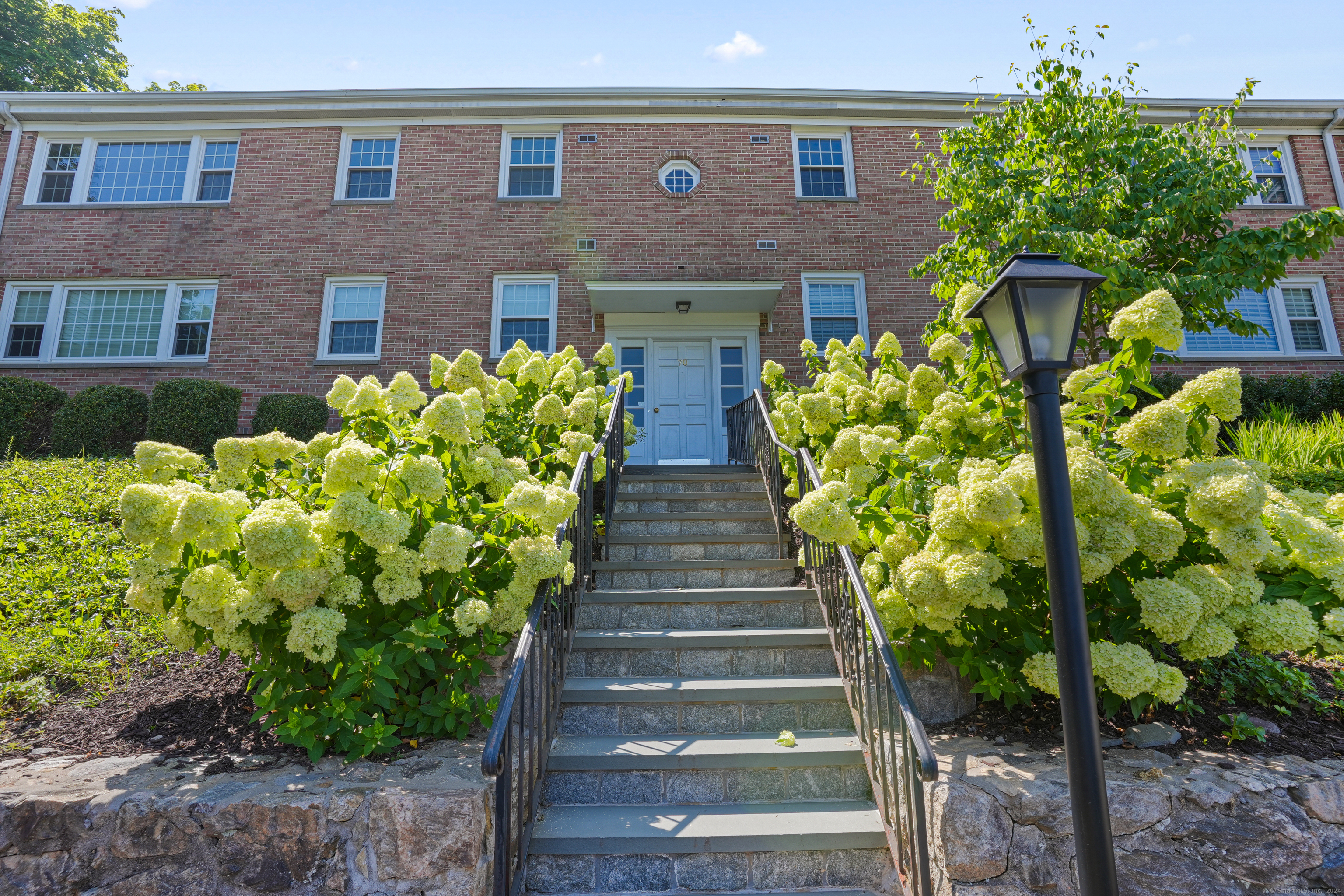 70 Heritage Hill Road, New Canaan, Connecticut photo 1
