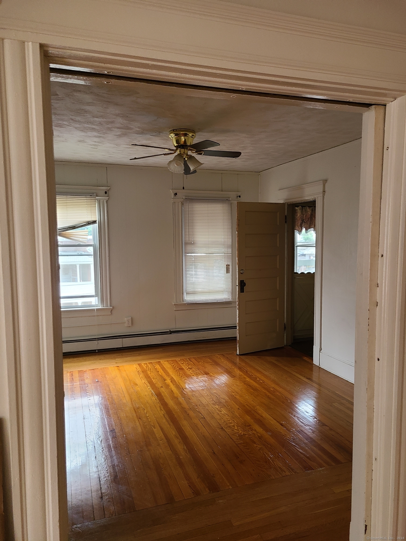 Spacious three bedroom, third floor apartment with W/D hookups! Large eat-in kitchen and gas heat. Available for immediate occupancy. Please note that the basement is not included. Listing agent will perform all credit and background checks