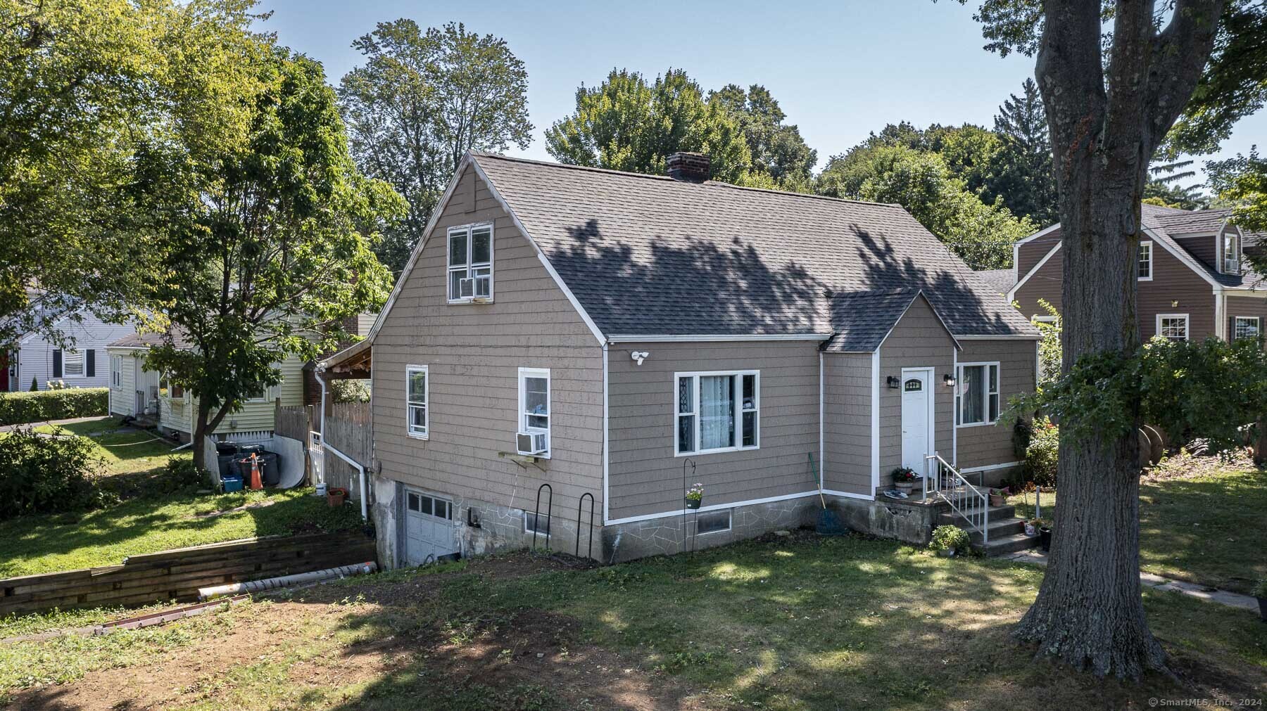 2252 Broadbridge, Stratford, Connecticut 06614