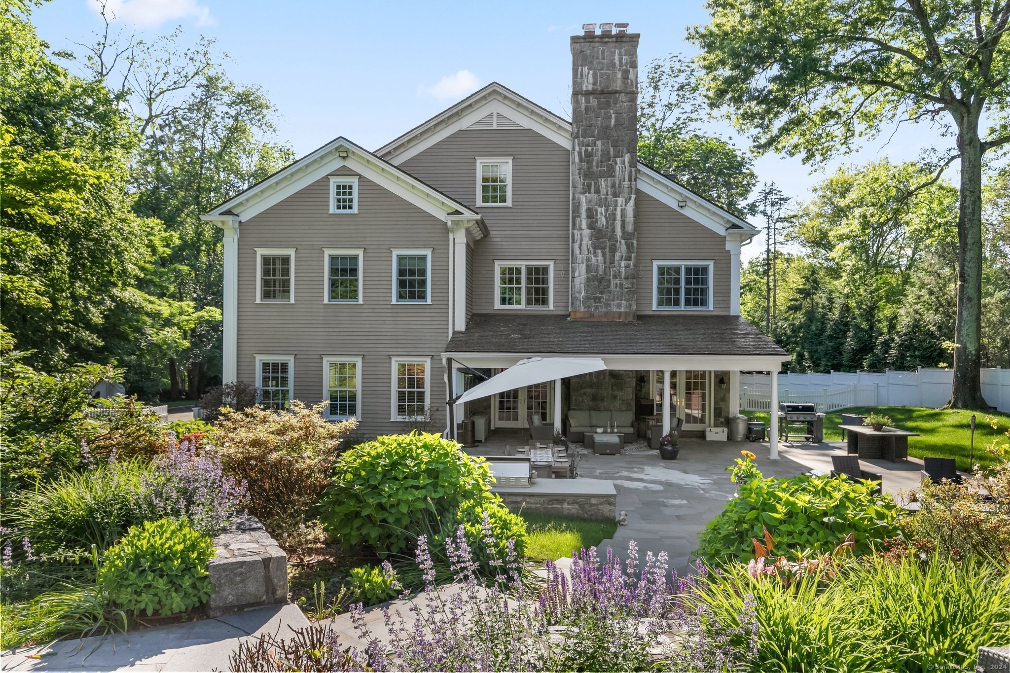 851 Lake, Greenwich, Connecticut 06831