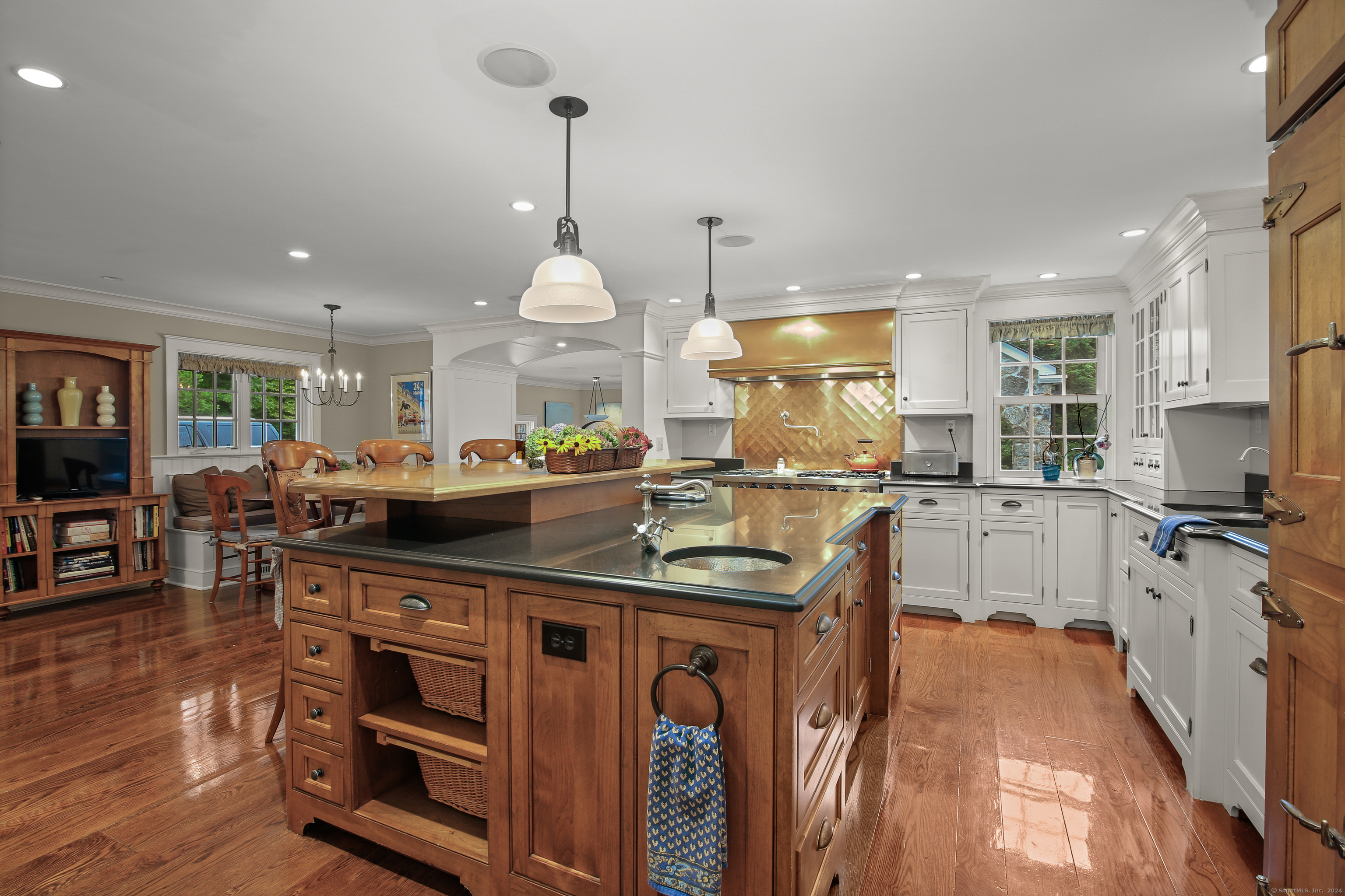 114 Ferris Hill, New Canaan, Connecticut 06840