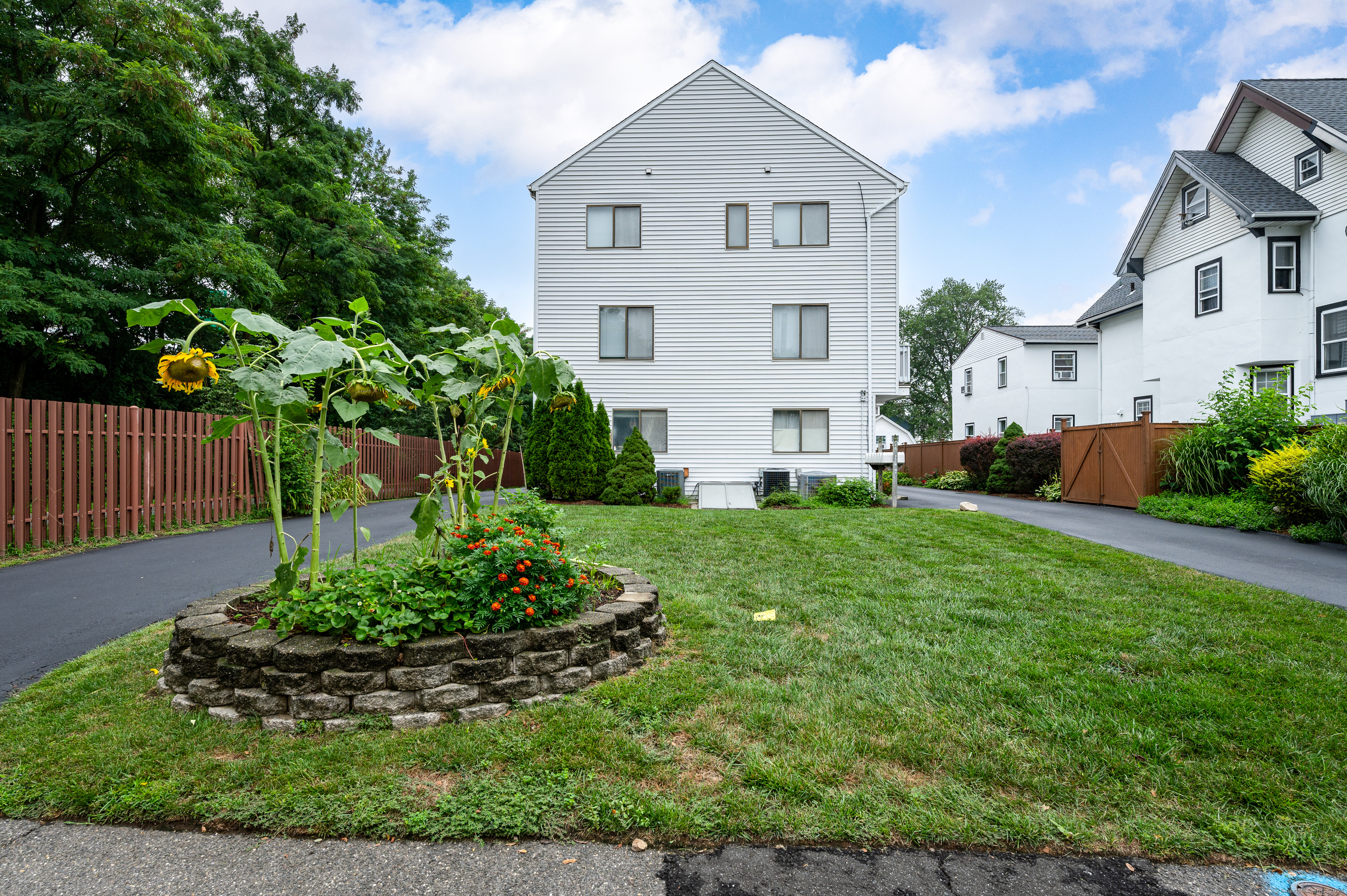 16 Arch Street, Norwalk, Connecticut photo 1