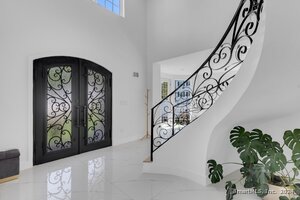 Homes for sale in Stamford, CT | 14 Barmore Dr, Stamford, CT 06905 | MLS# 24039965