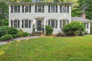 22 Narragansett Trail