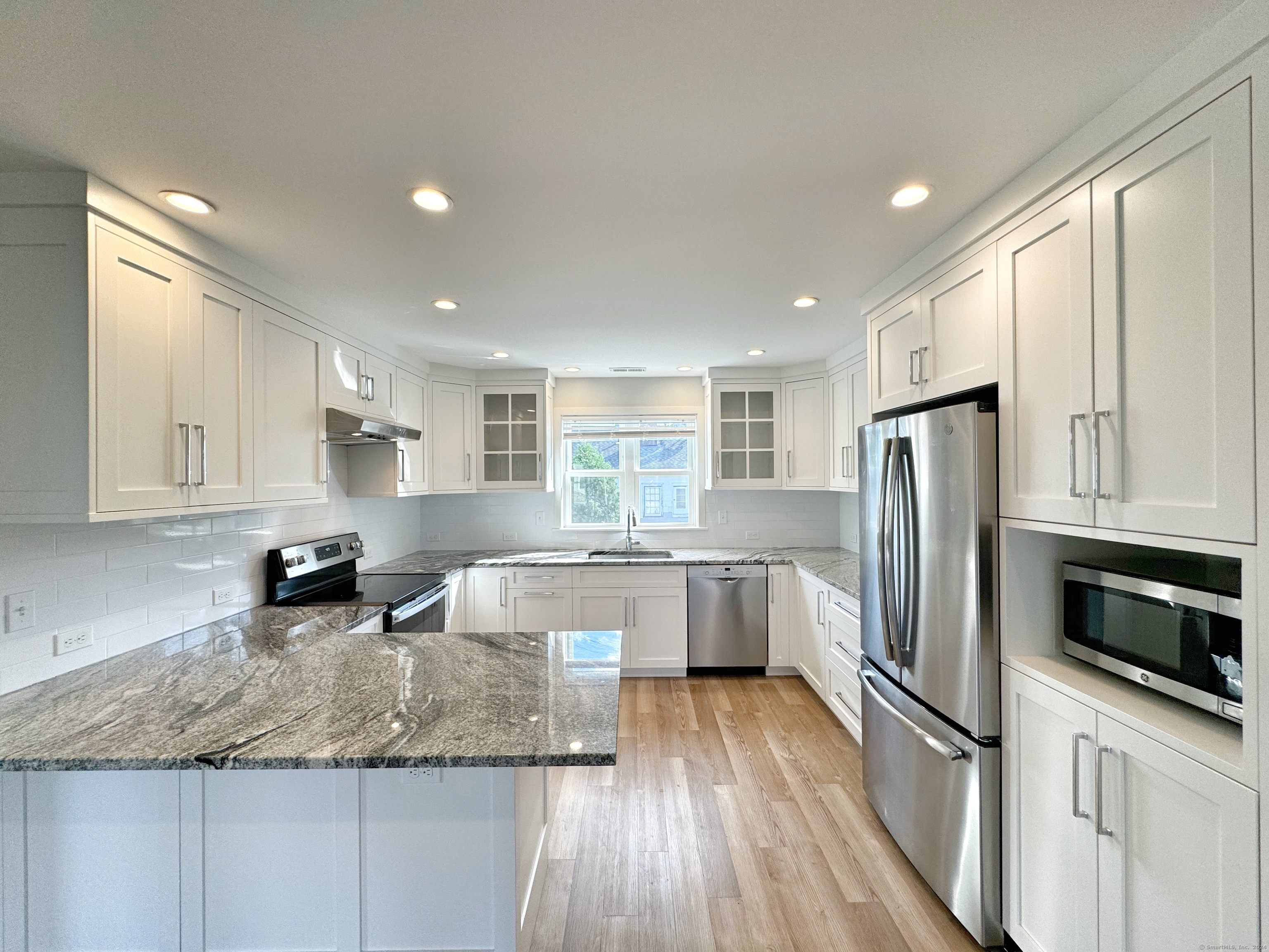18 Catherine Street, Norwalk, Connecticut photo 1