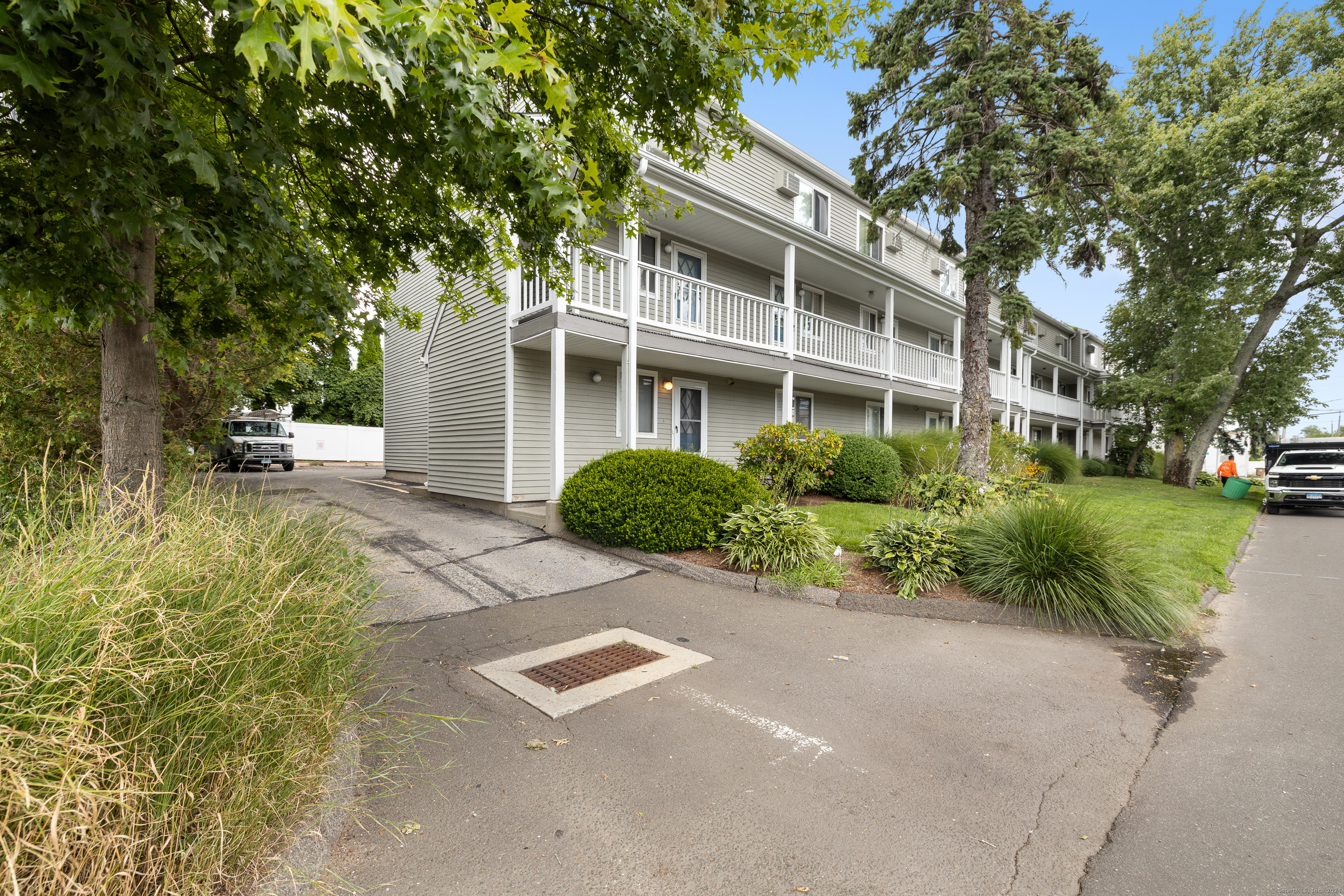 718 Cove Road, Stamford, Connecticut photo 1