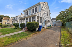 7 Loundsbury Avenue