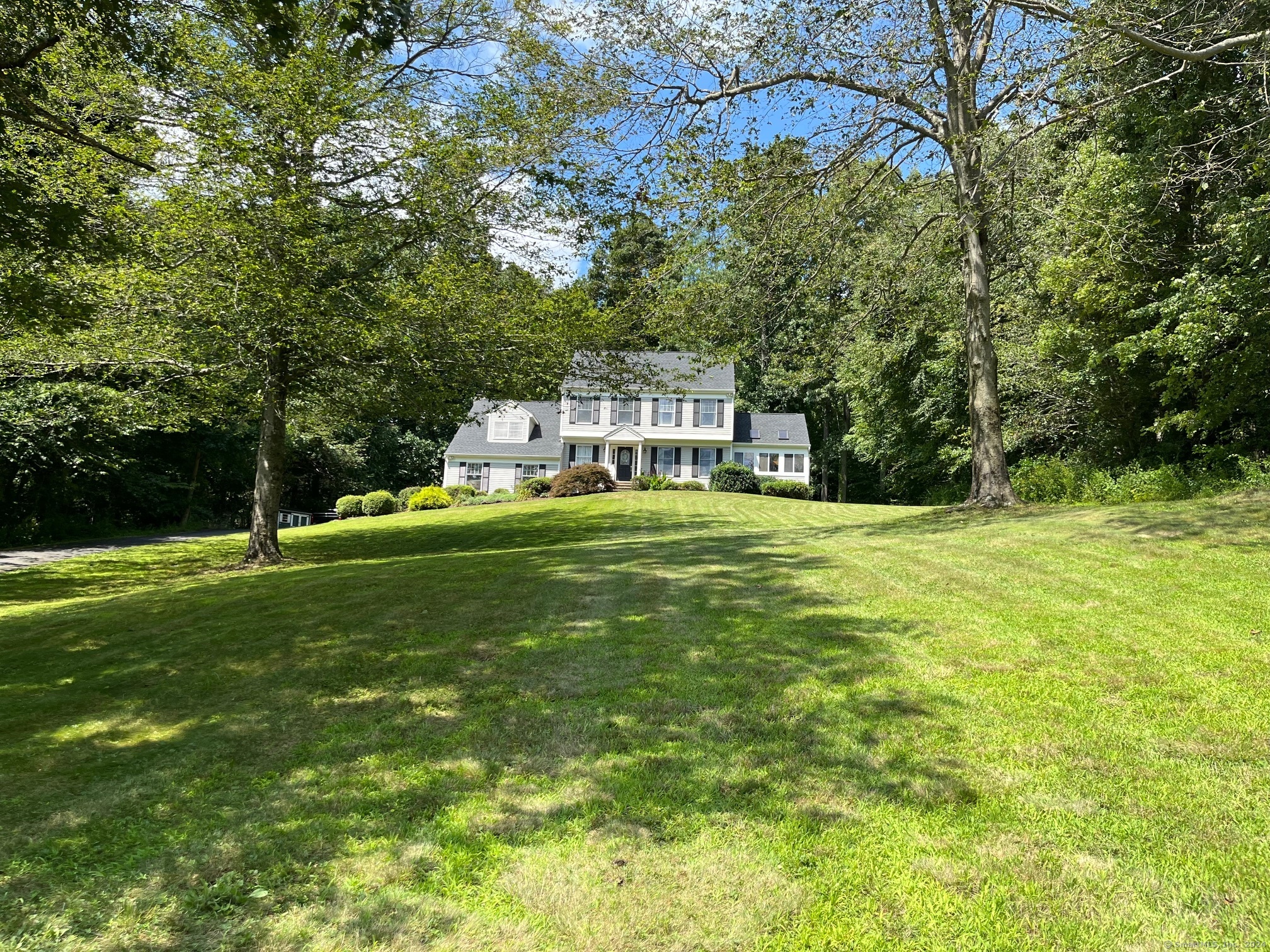 402 High Ridge, Southbury, Connecticut 06488