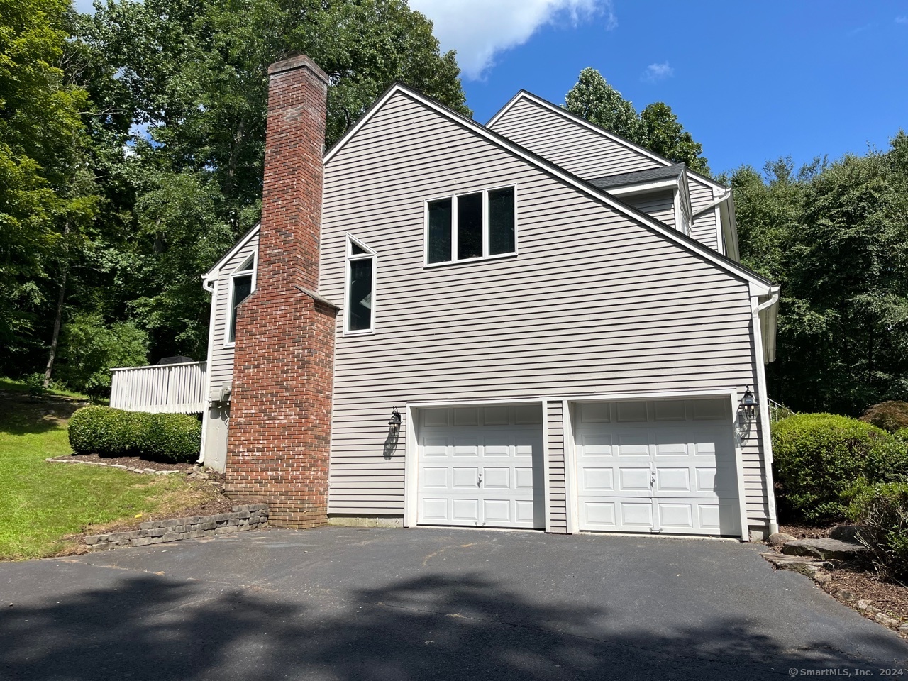 402 High Ridge, Southbury, Connecticut 06488