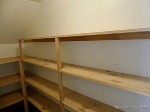 Homes for sale in Waterford, CT | 454 Boston Post Rd, Waterford, CT 06385 | MLS# 24040633