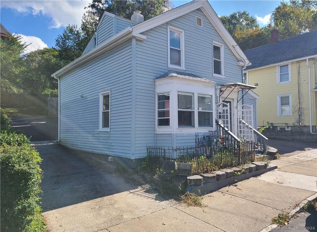 18 Carroll, Naugatuck, Connecticut 06770