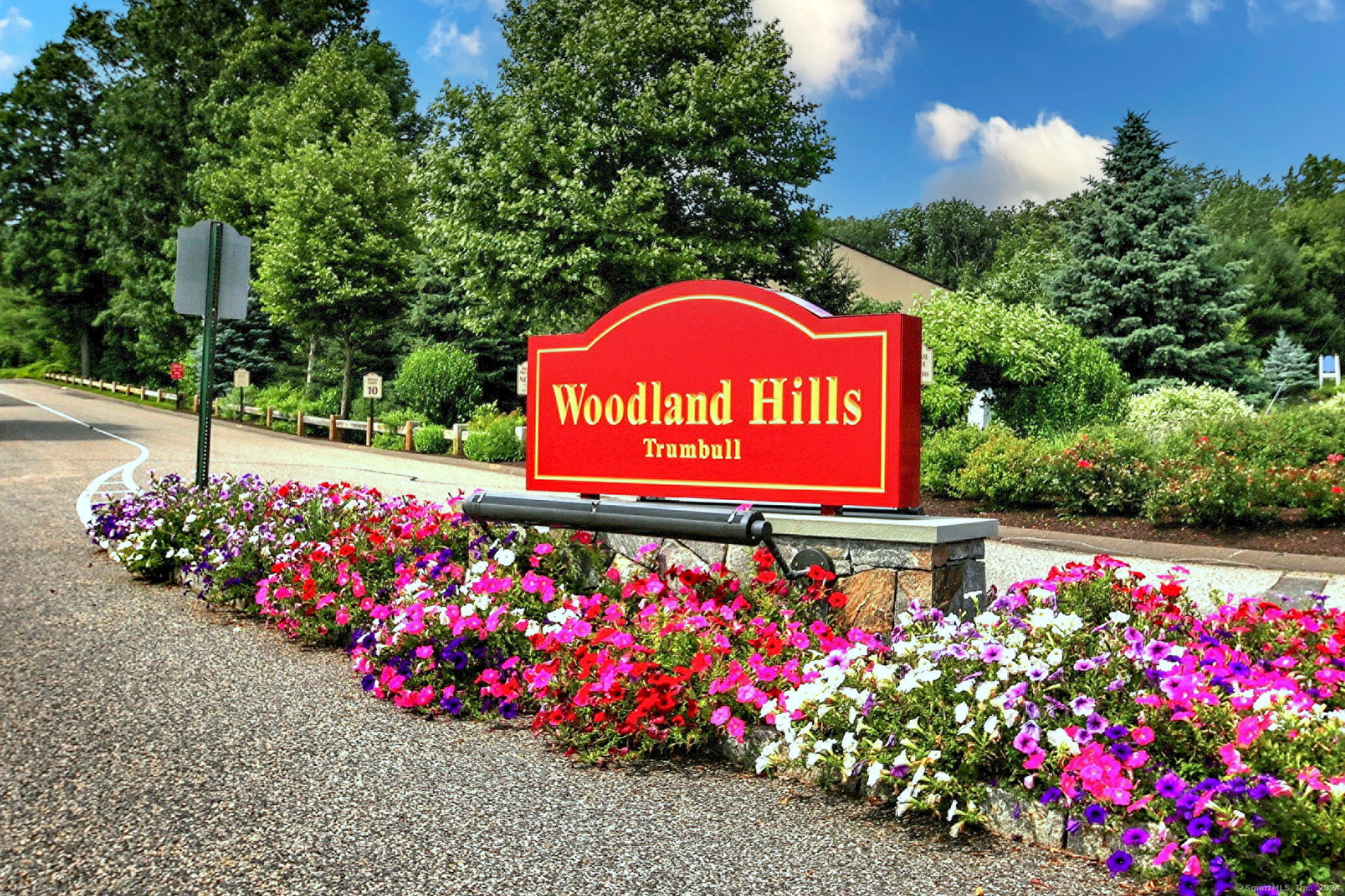 1104 Woodland Hills, Trumbull, Connecticut 06611