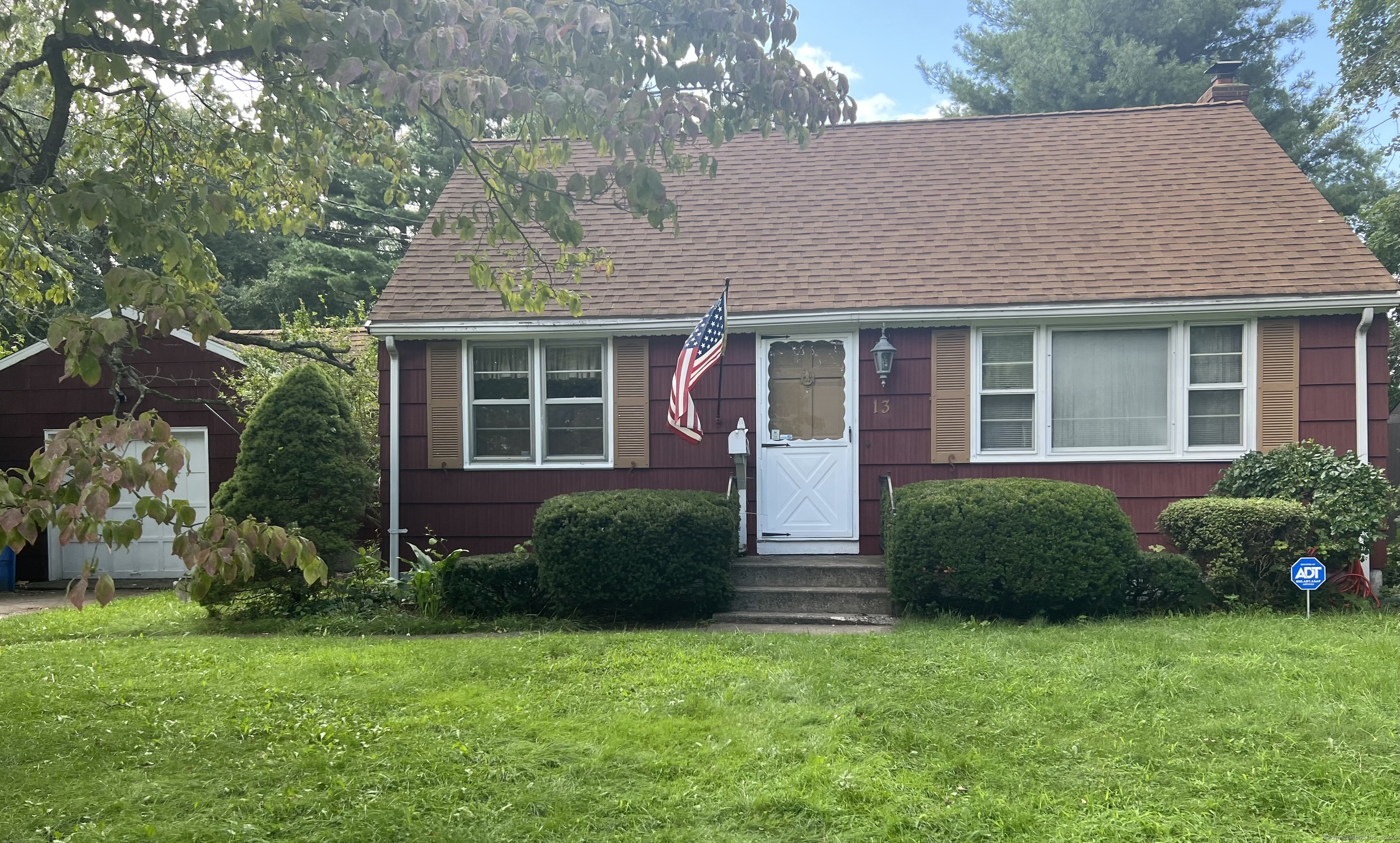 Vance Dr, Bristol, CT 06010
