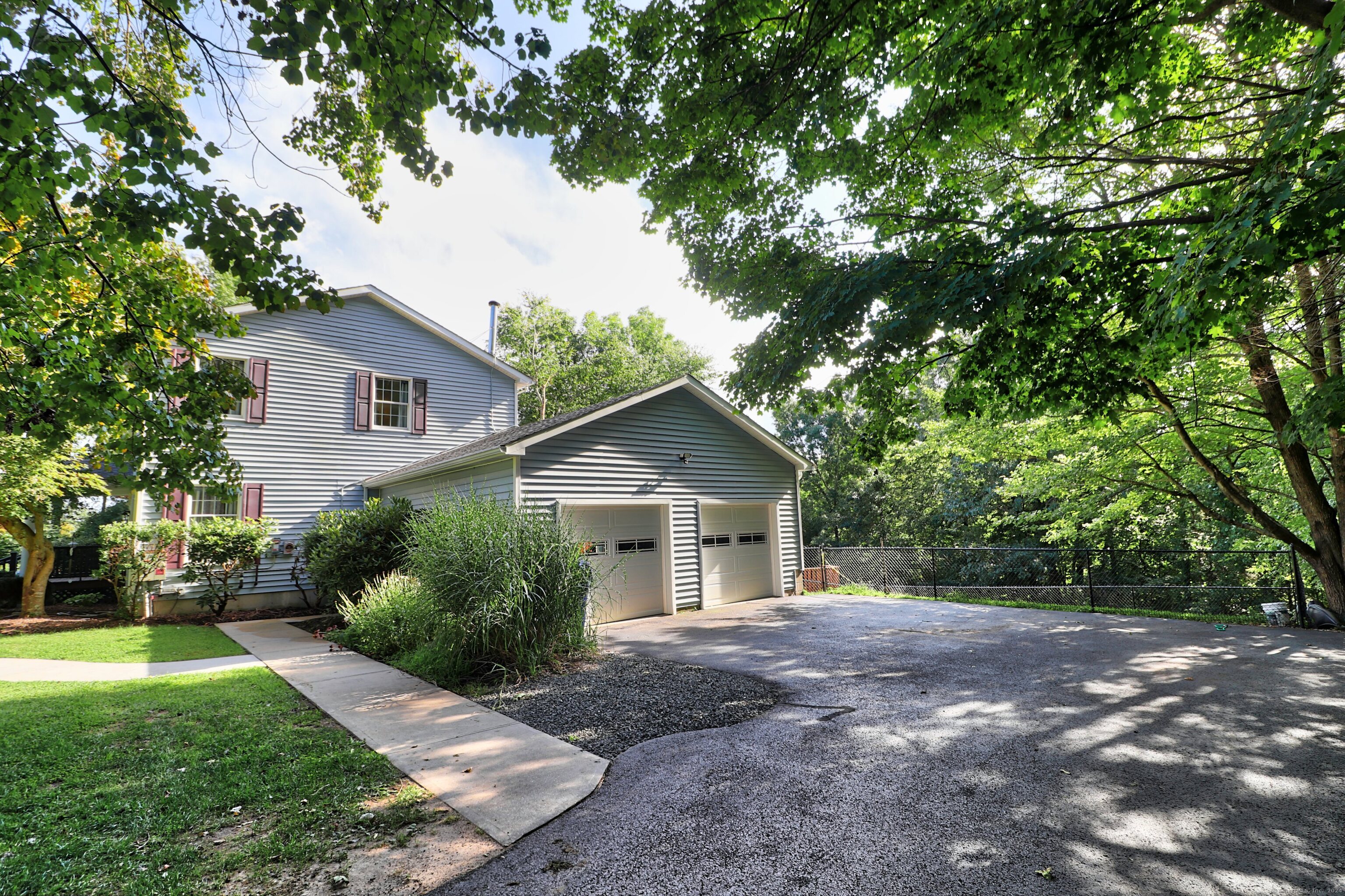 165 Valley View, Thomaston, Connecticut 06787