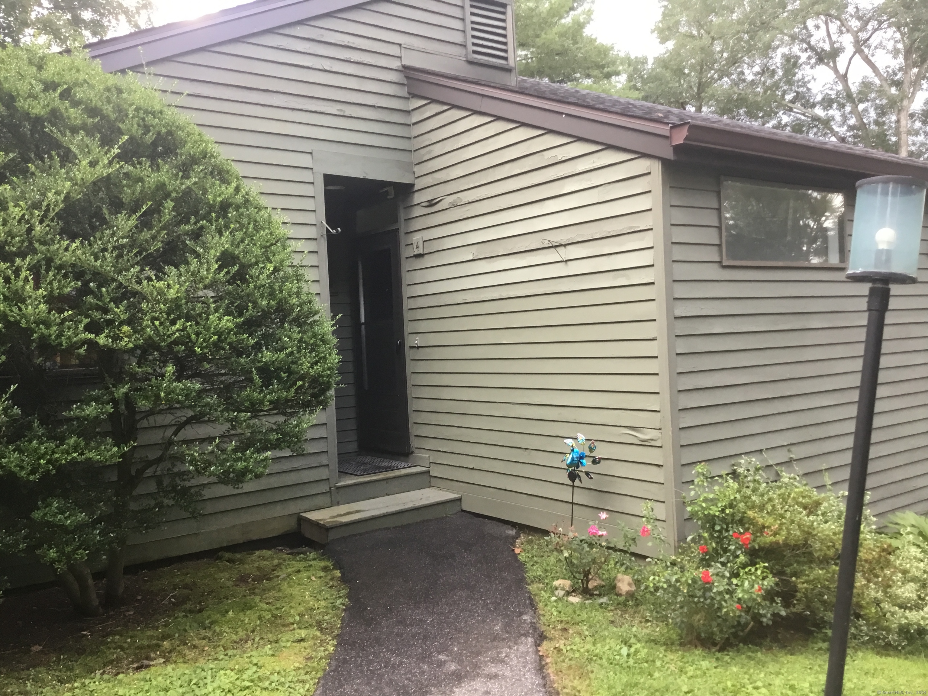 14 Wintergreen, Woodbury, Connecticut 06798