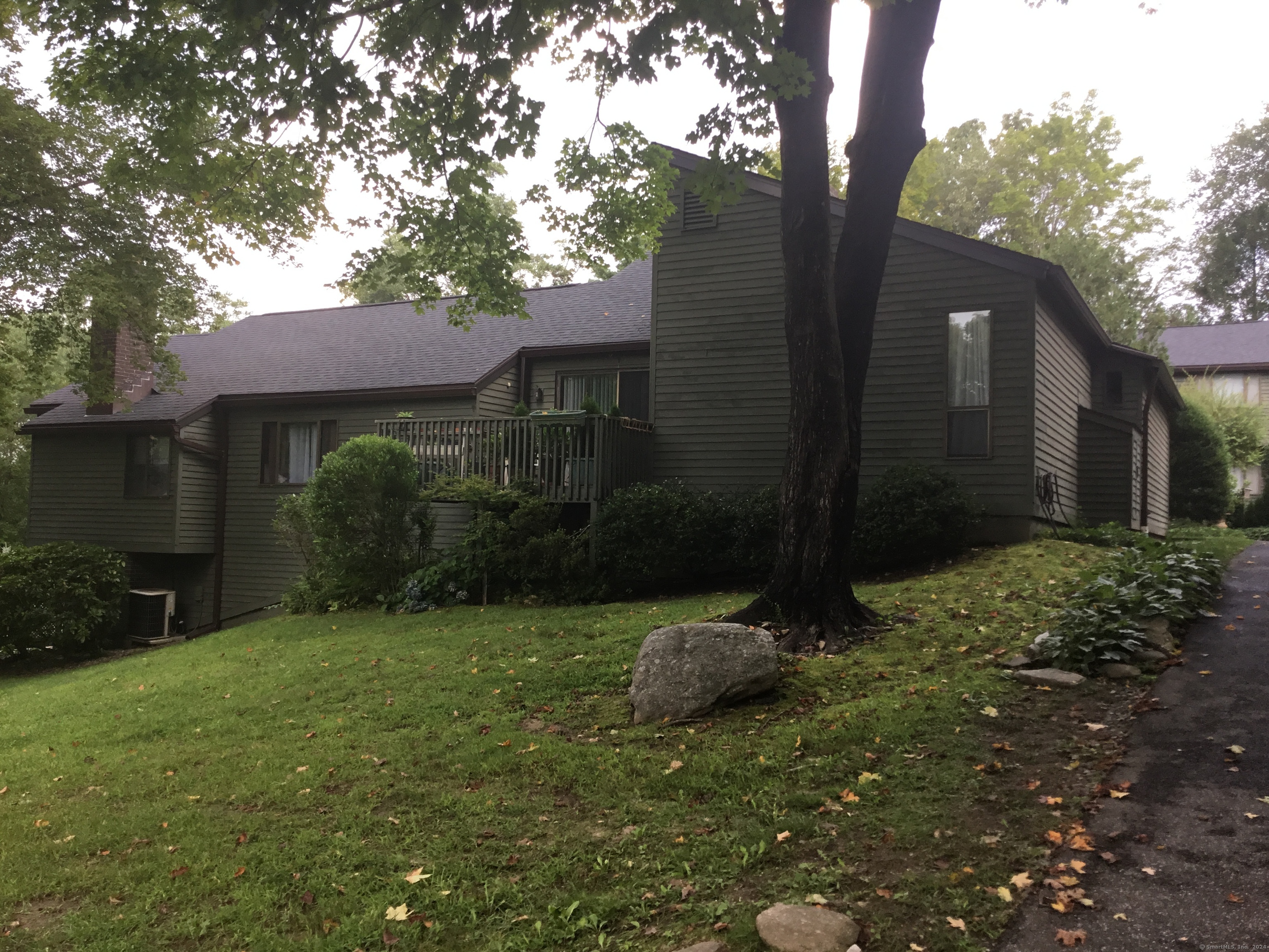 14 Wintergreen, Woodbury, Connecticut 06798