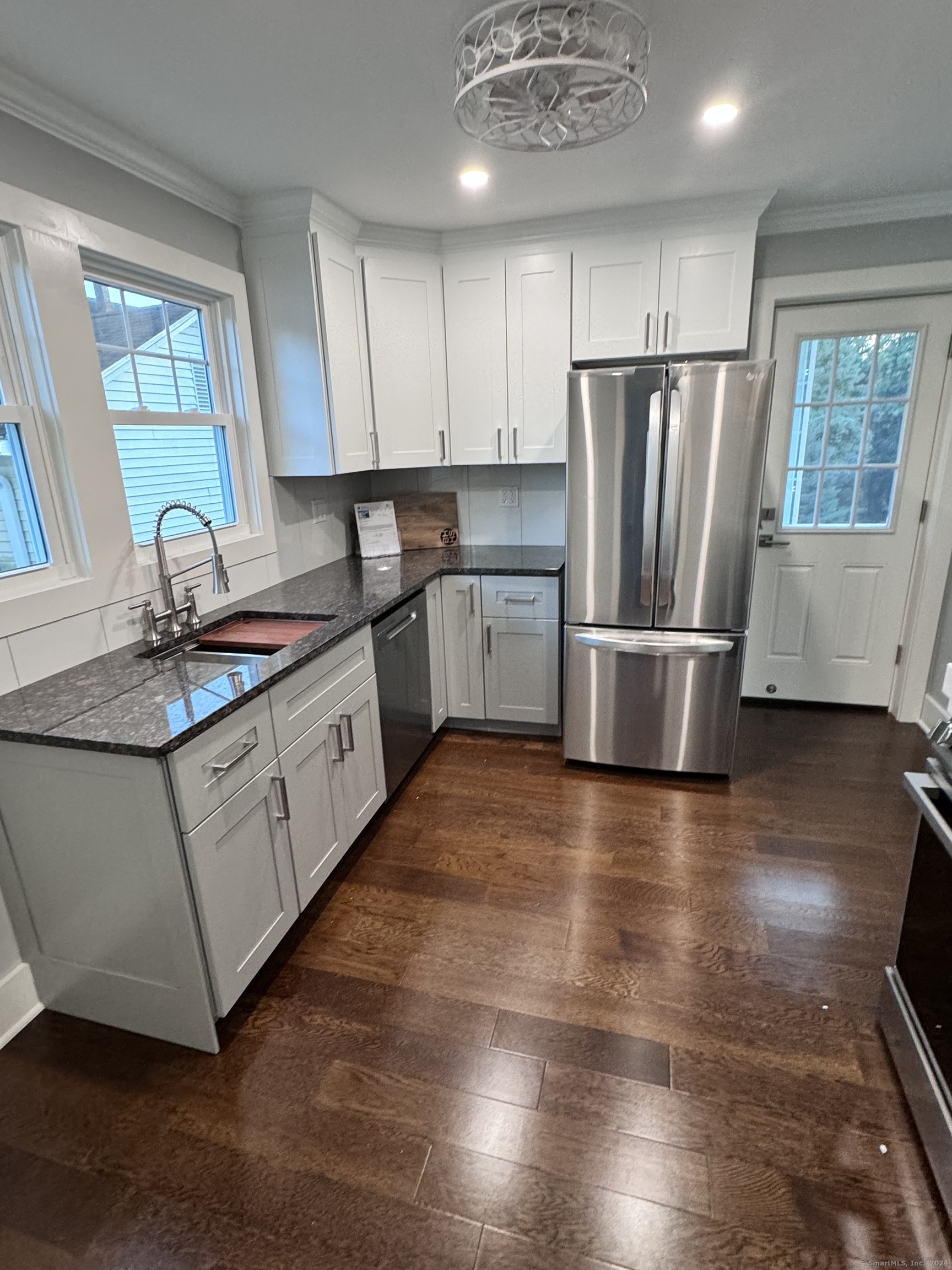 12 Fowler Street, Stamford, Connecticut photo 1
