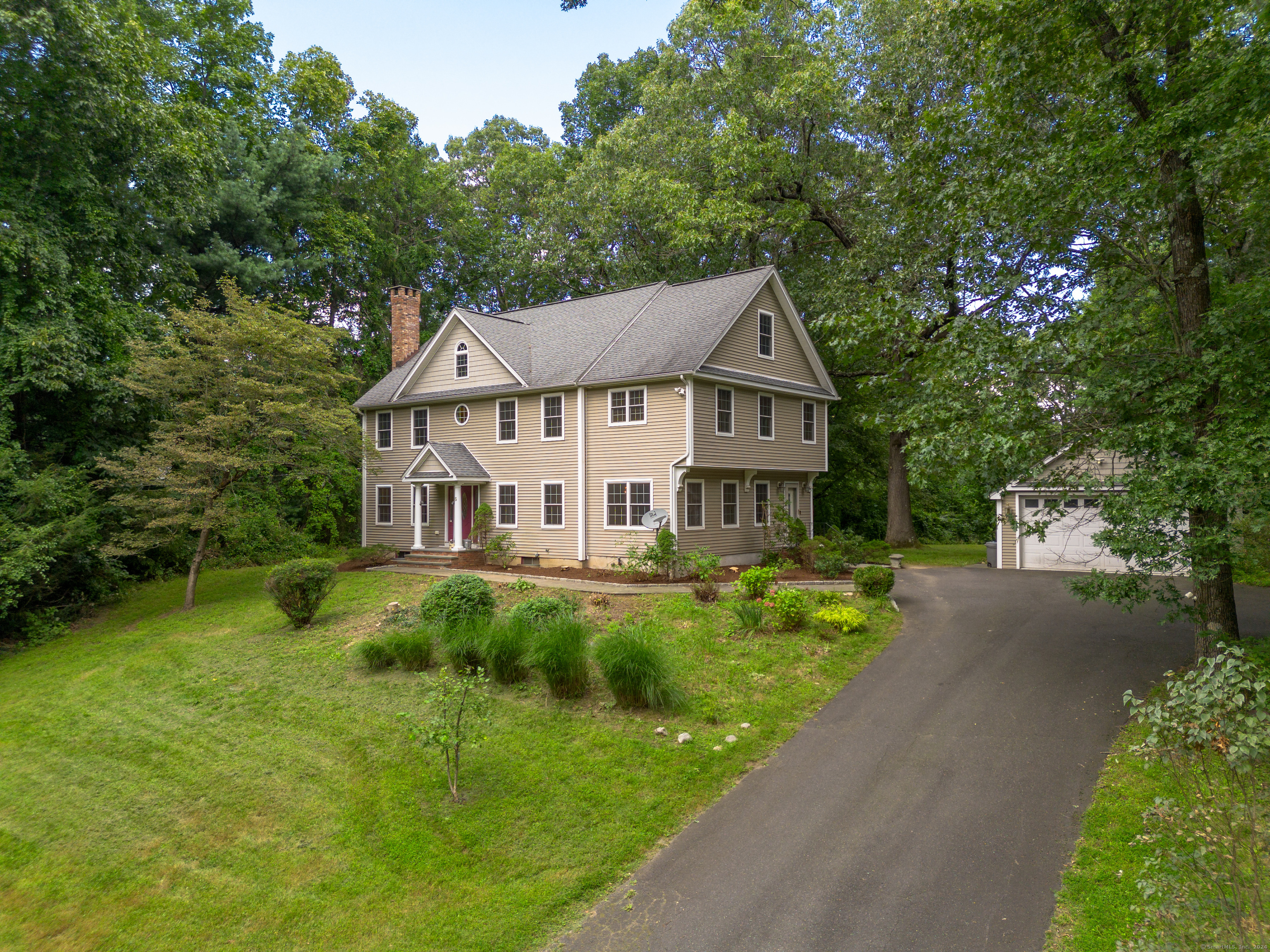 5 Vale, Brookfield, Connecticut 06804