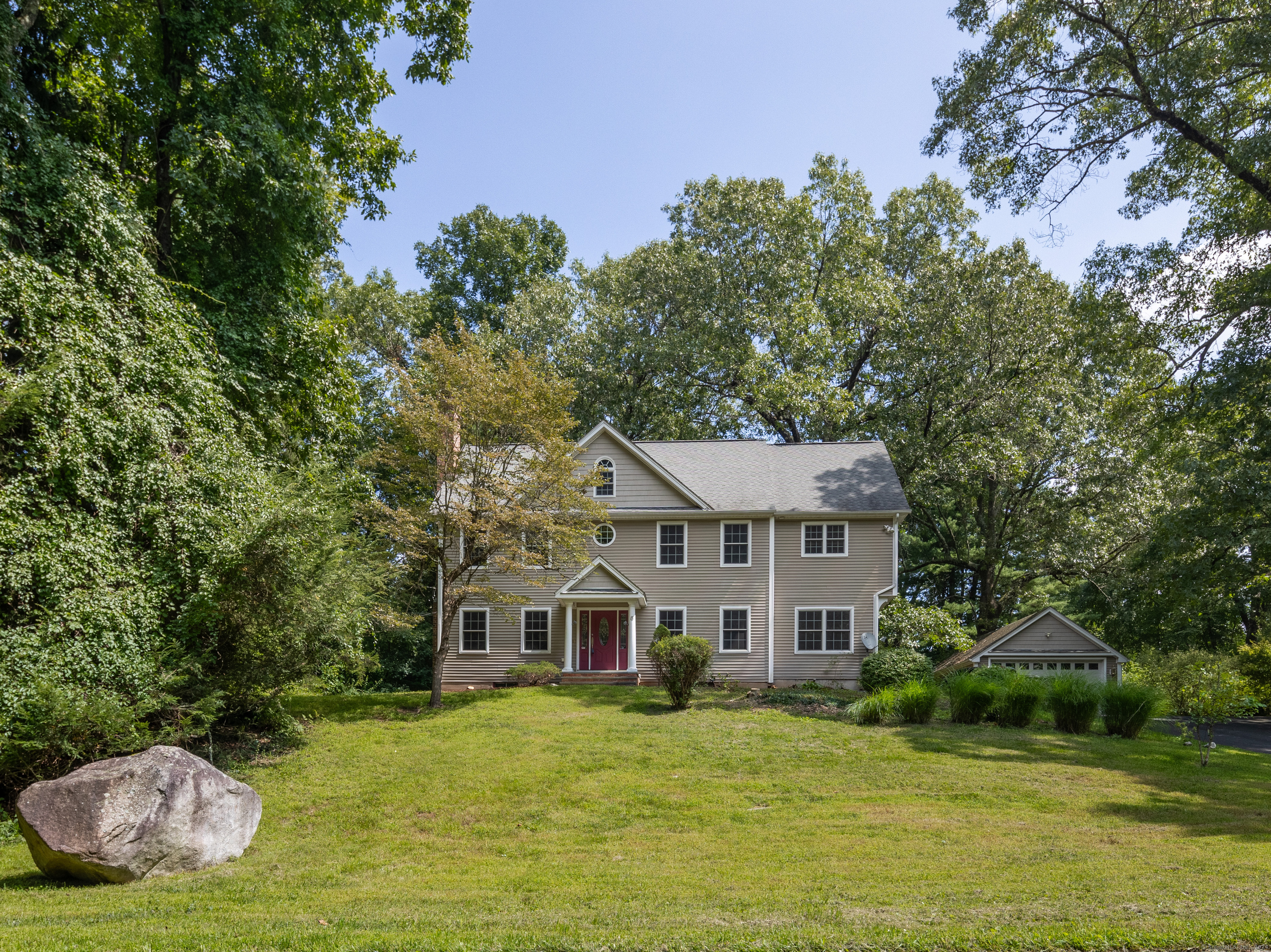 5 Vale, Brookfield, Connecticut 06804