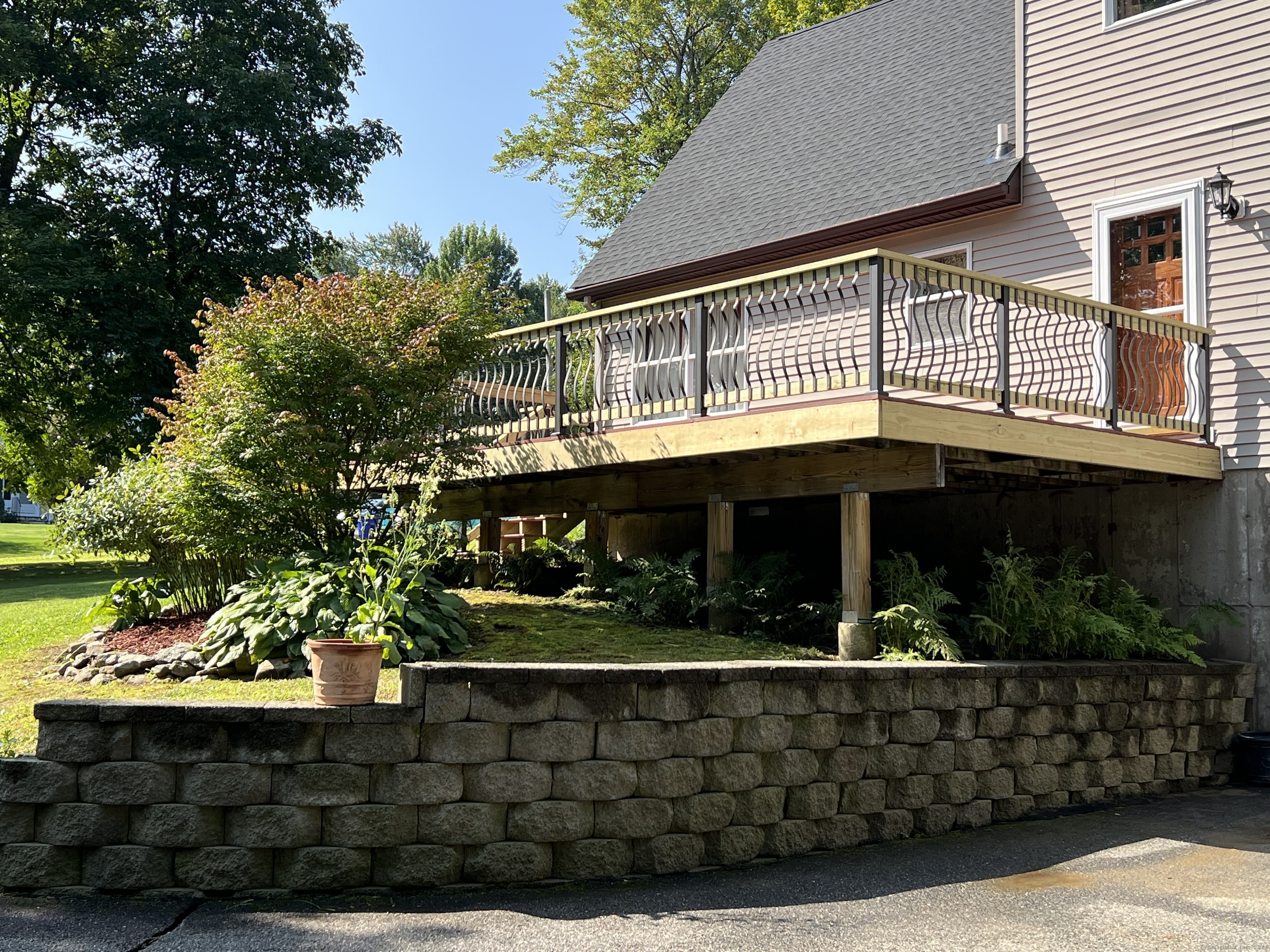 101 Lynnrich, Thomaston, Connecticut 06787