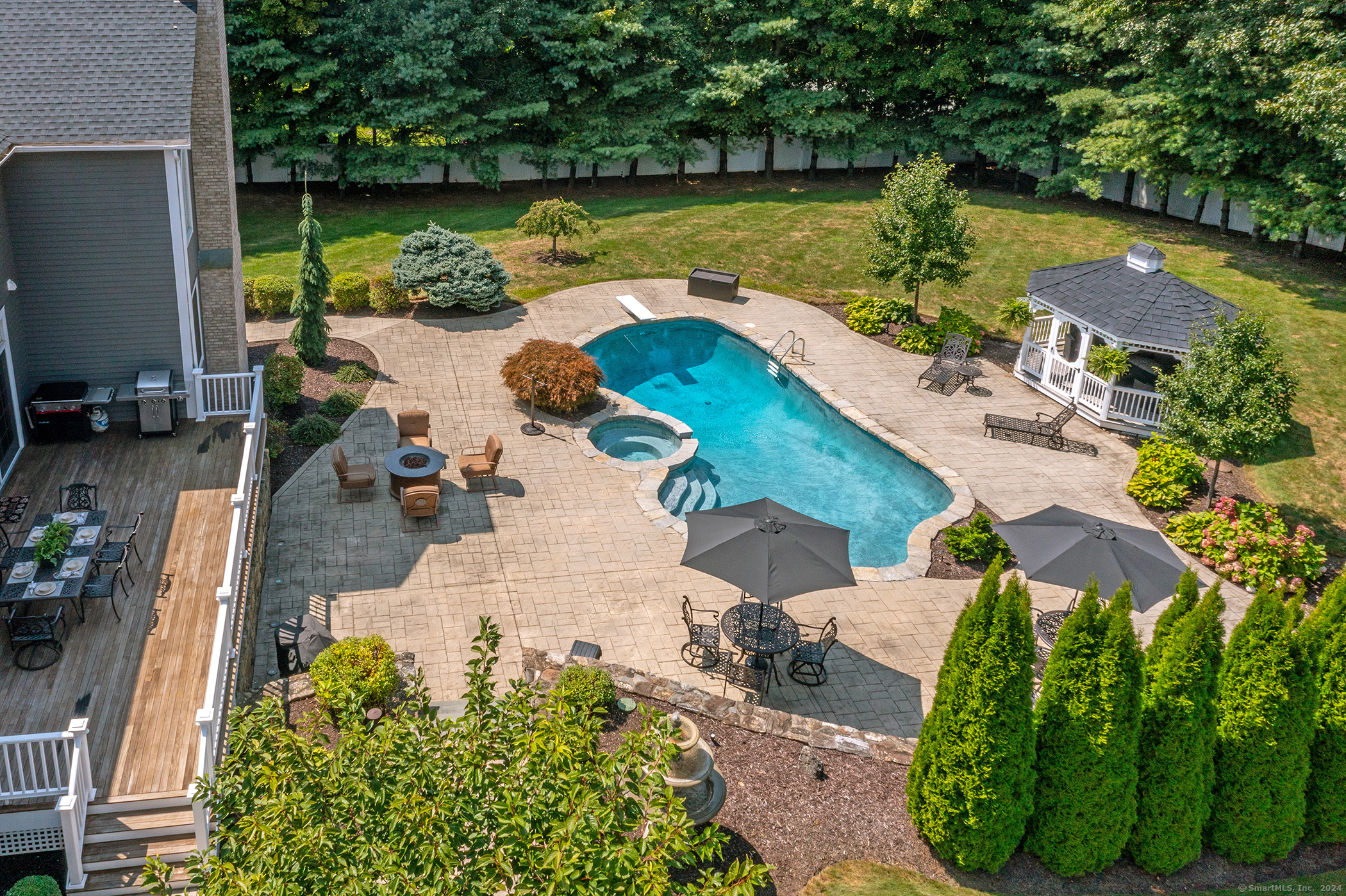 2 Shoreview, Danbury, Connecticut 06811