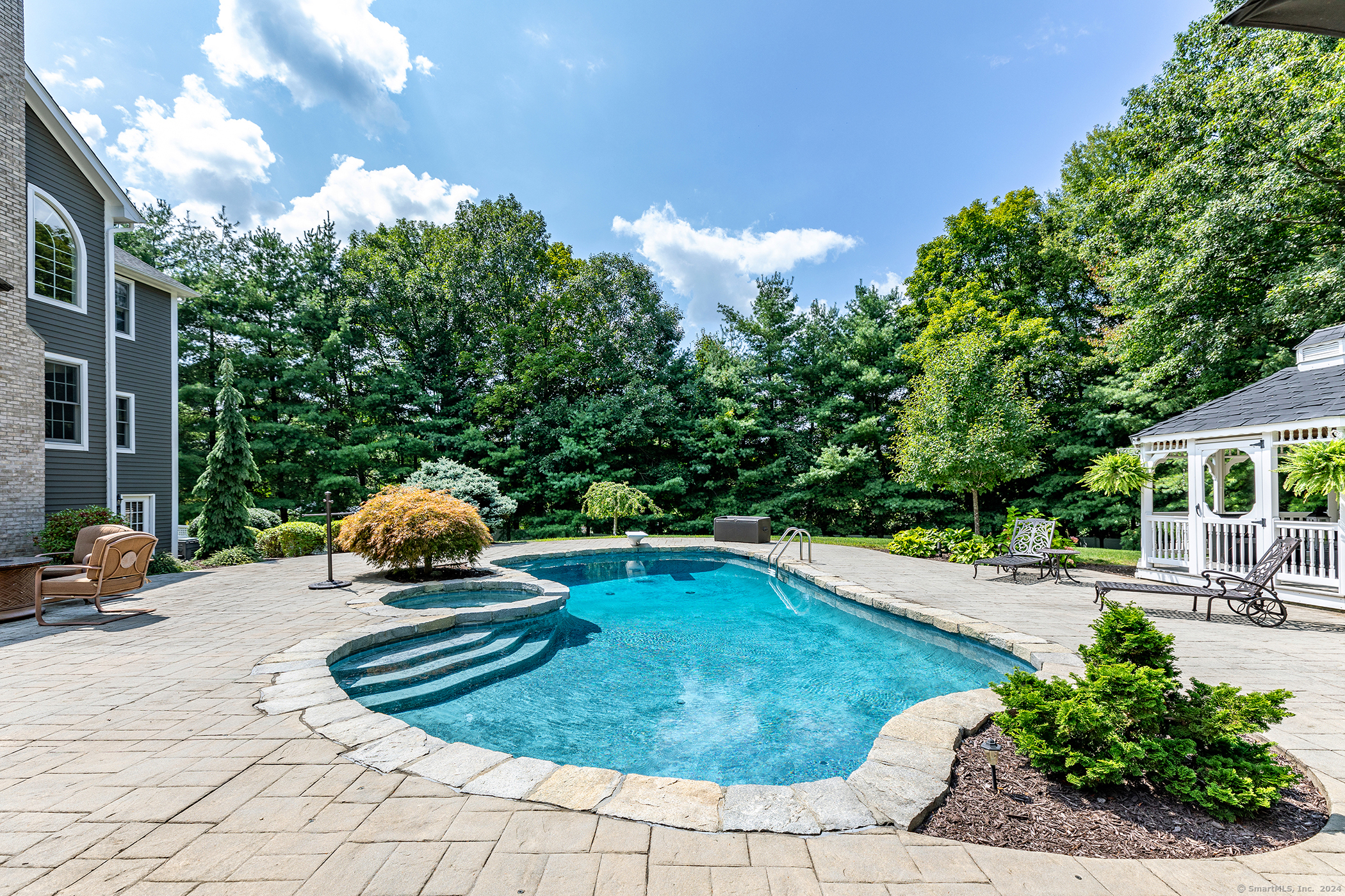 2 Shoreview, Danbury, Connecticut 06811