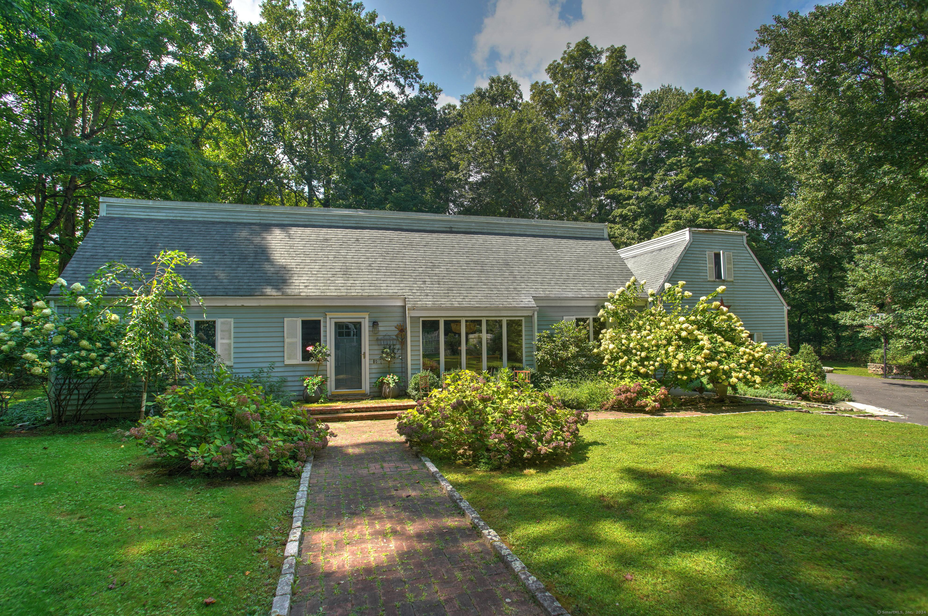 27 White Birch, Weston, Connecticut 06883