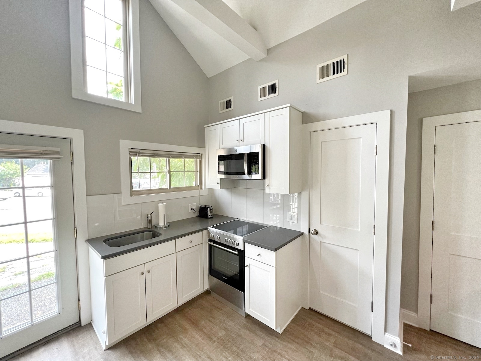 181 East Avenue, Norwalk, Connecticut photo 1